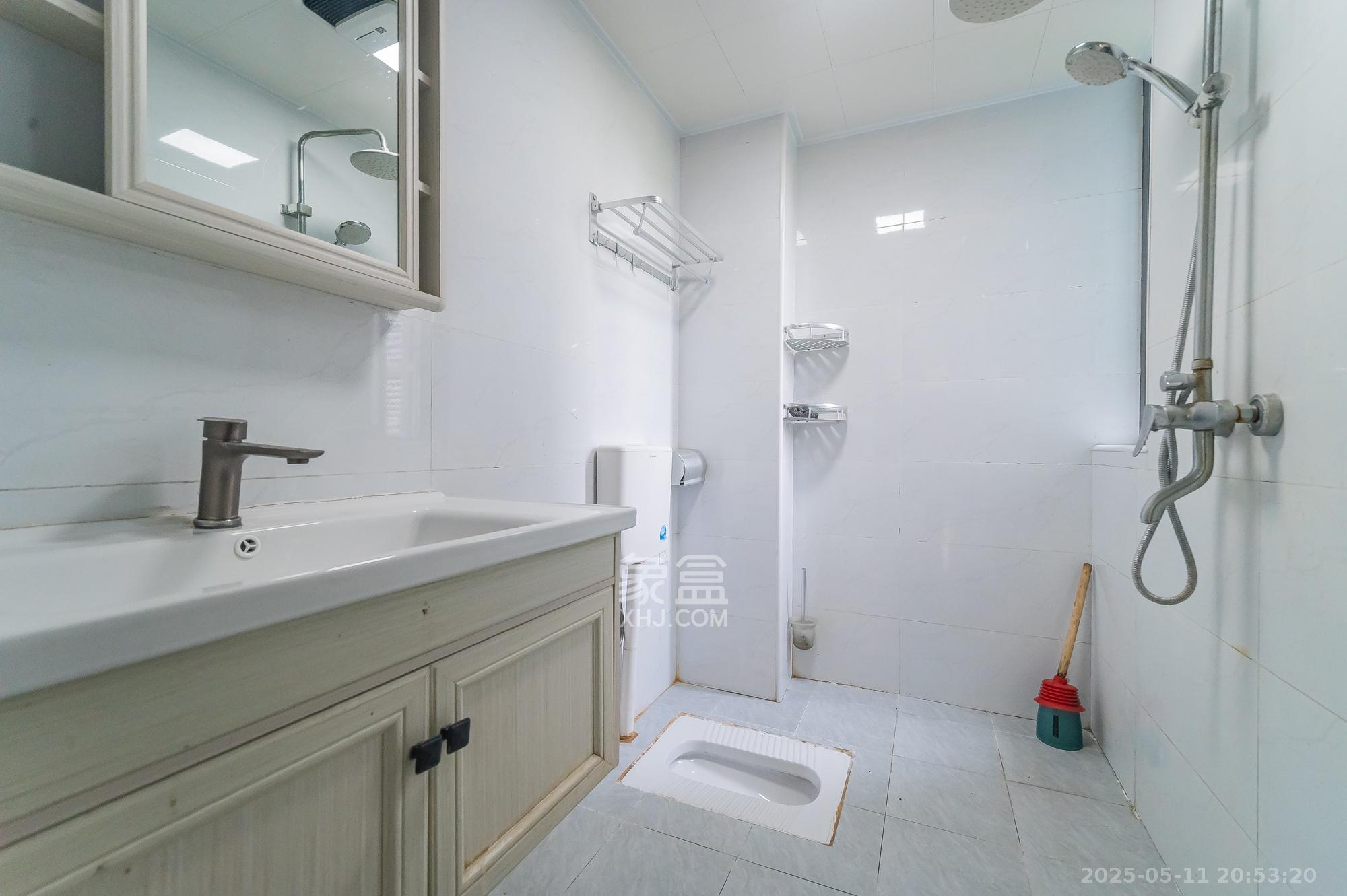 中建悦和城  3室2厅1卫    80.0万 中建悦和城  3室2厅1卫    80.0万卫生间