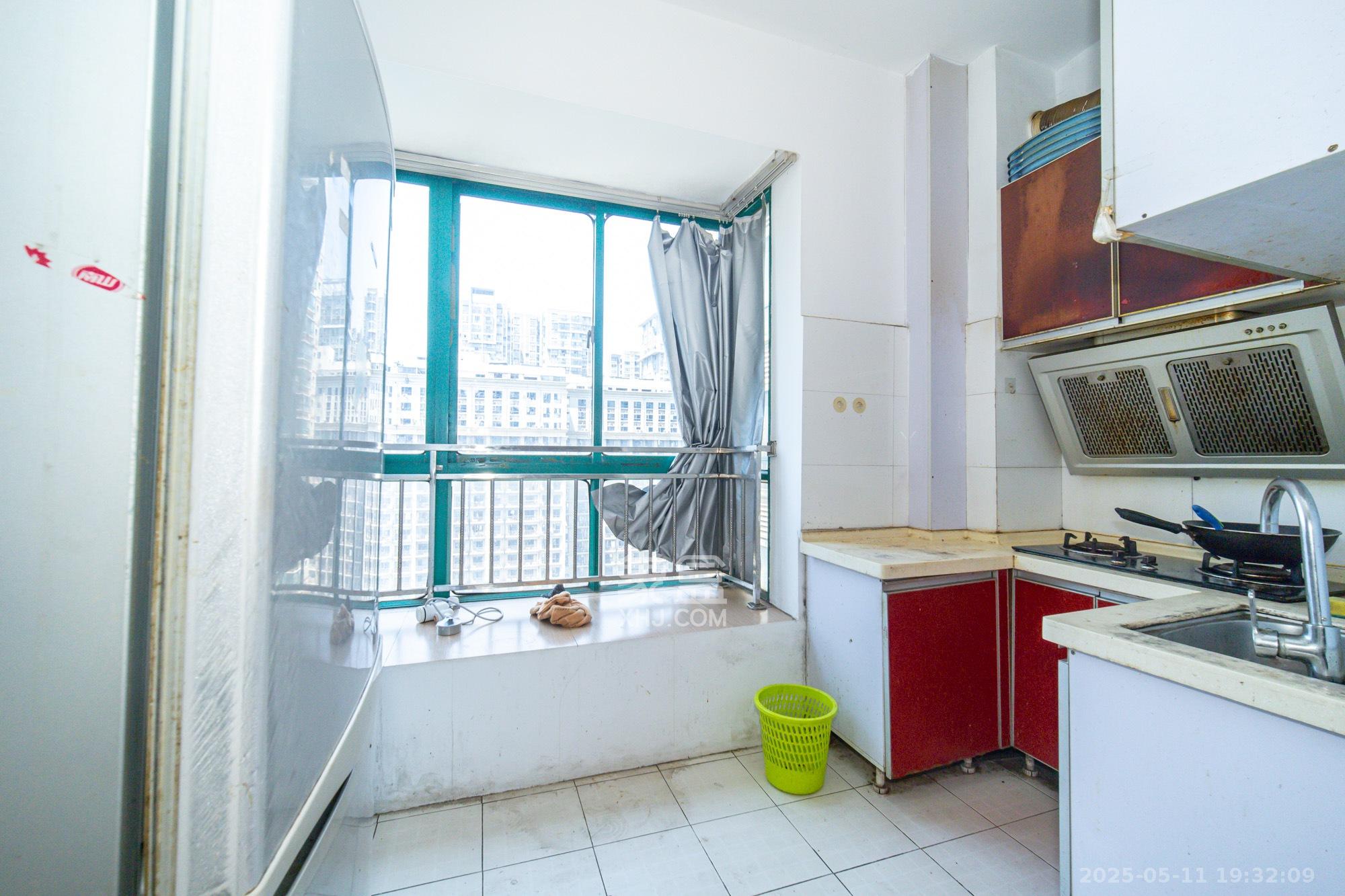 明城公寓  1室1厅1卫    19.8万 明城公寓  1室1厅1卫    19.8万厨房