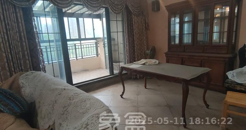 托斯卡纳洋房高层 5室2厅2卫 8000.0元/月 托斯卡纳洋房高层 5室2厅2卫 8000.0元/月室内图