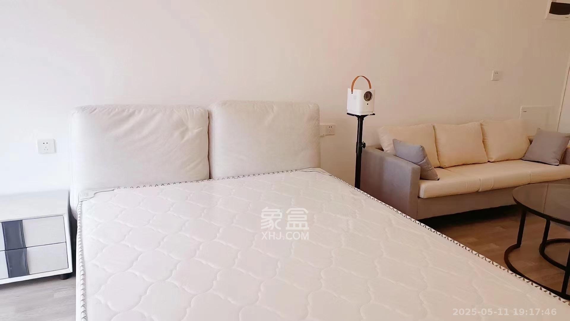 万润时光里  1室1厅1卫   2200.00元/月室内图