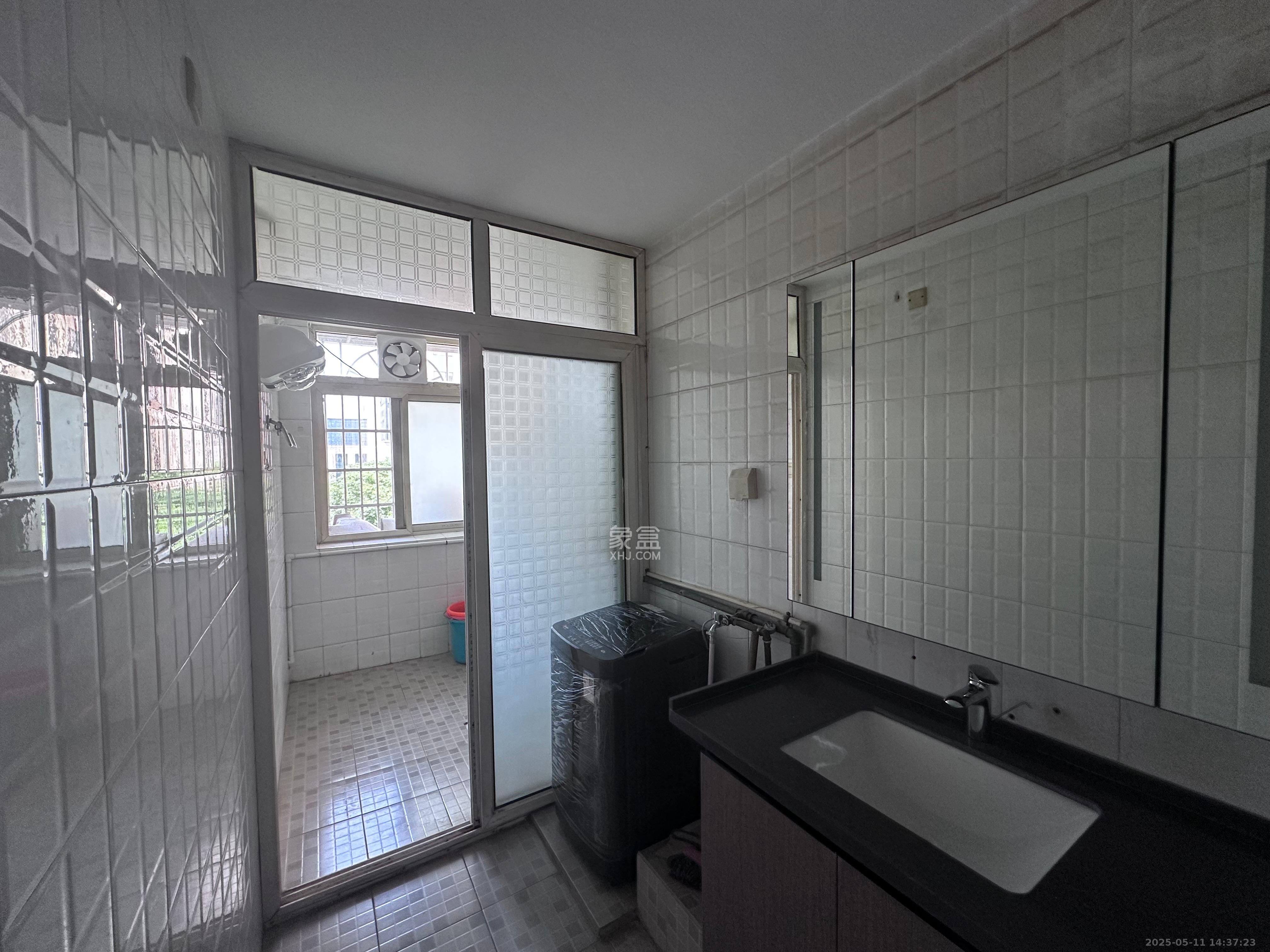 铁银电信花园  3室1厅1卫    2200.0元/月 铁银电信花园  3室1厅1卫    2200.0元/月室内图