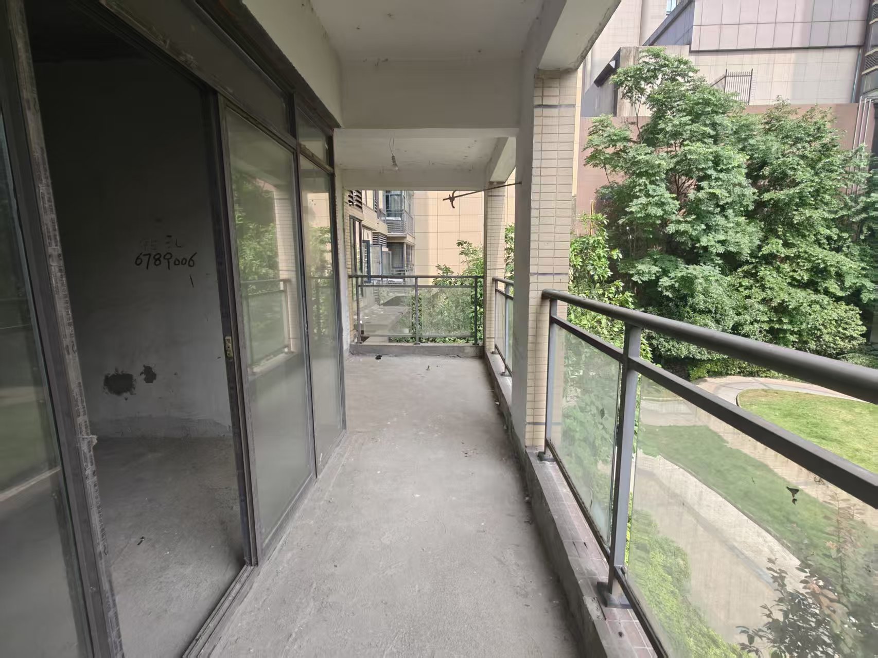 万豪城市花园  3室2厅2卫   52.80万客厅