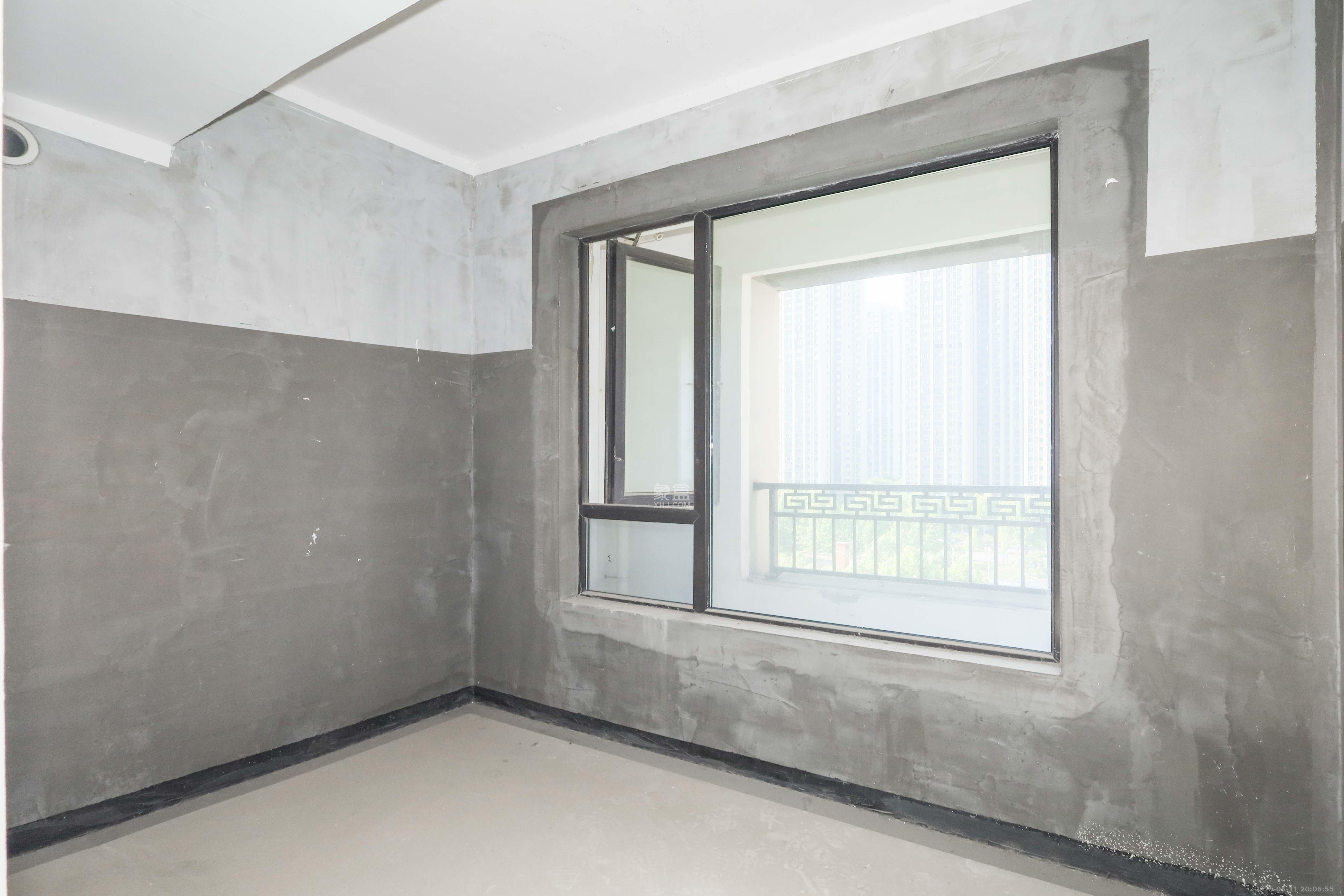 建发央著  4室2厅2卫   249.00万卧室