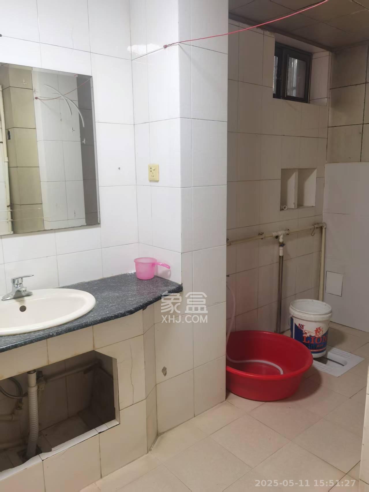 农村公路局宿舍  3室2厅2卫    2000.0元/月 农村公路局宿舍  3室2厅2卫    2000.0元/月室内图