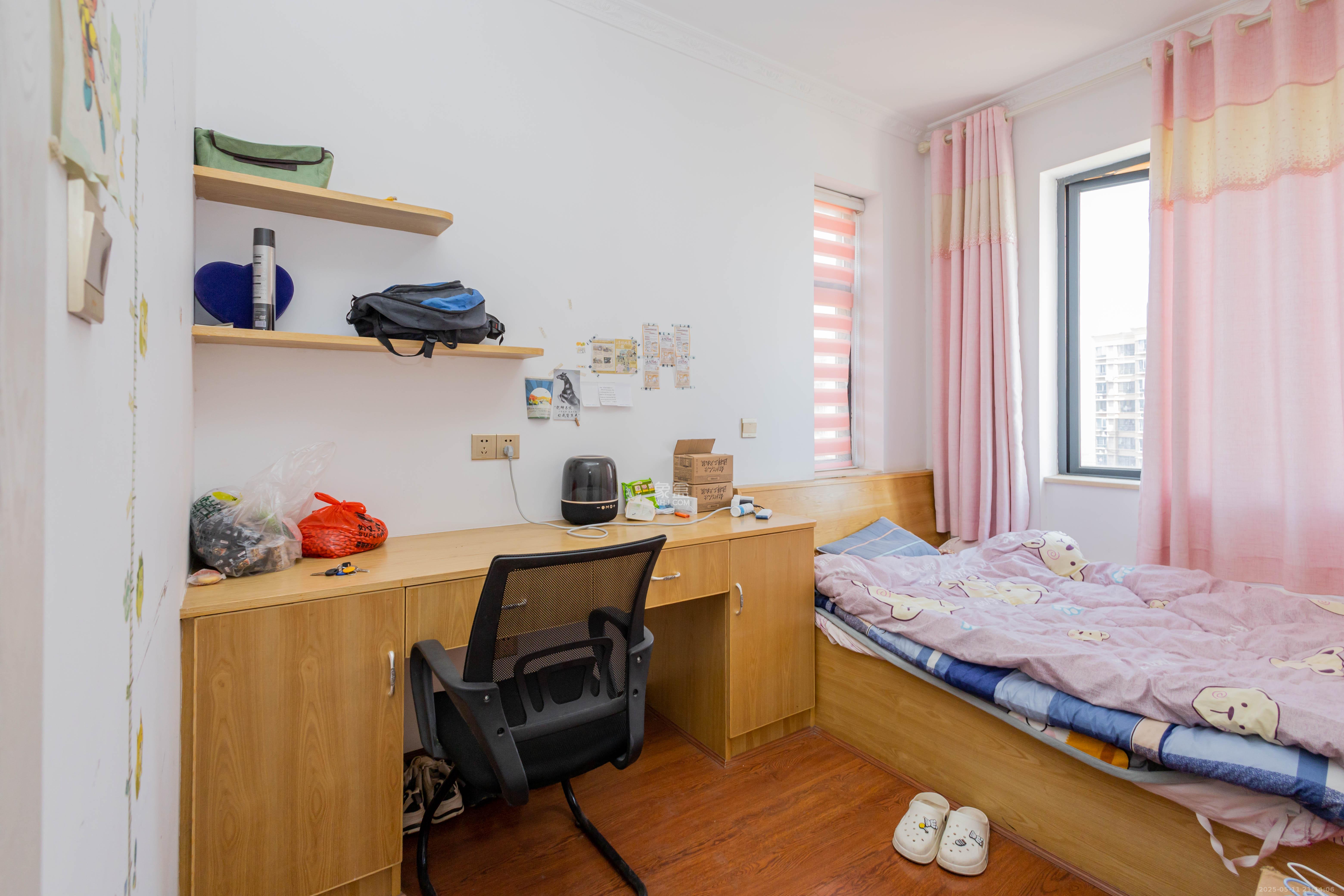 紫华郡 4室2厅2卫 89.8万 紫华郡 4室2厅2卫 89.8万卧室