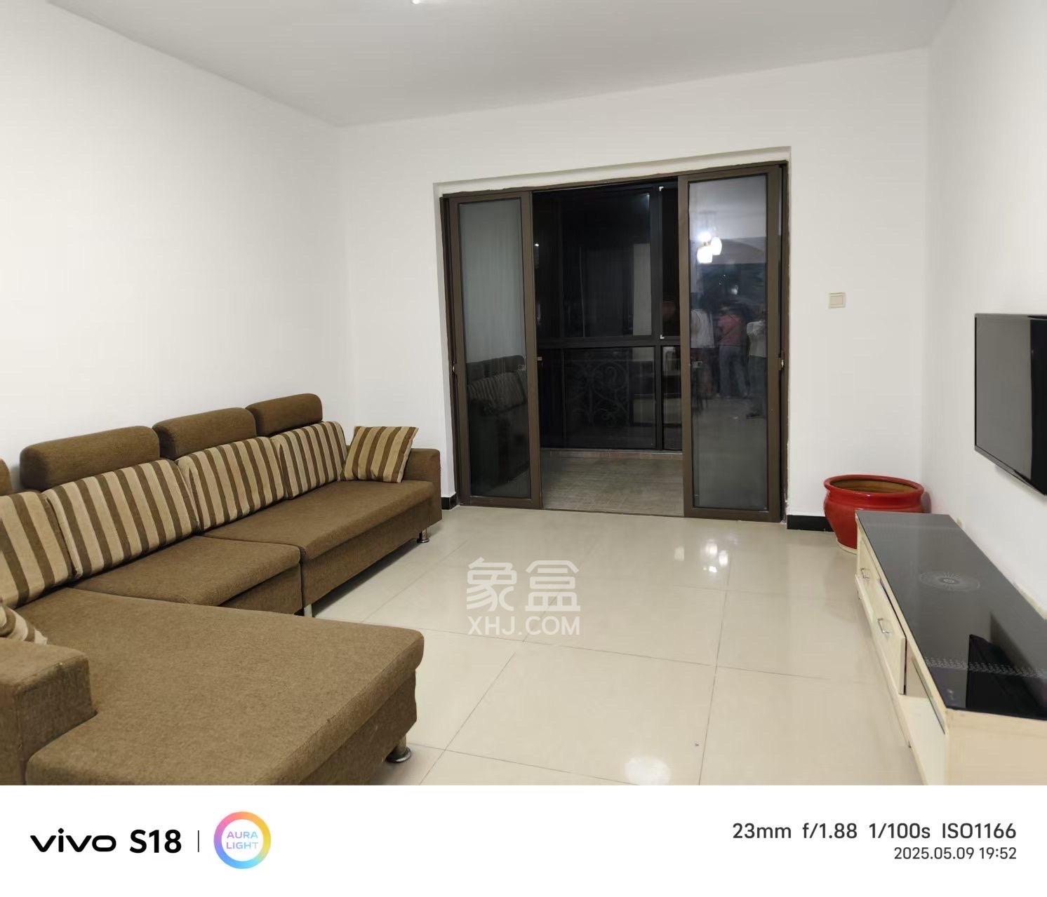 绿地公馆(绿地名邸)  3室2厅1卫    2000.0元/月 绿地公馆(绿地名邸)  3室2厅1卫    2000.0元/月