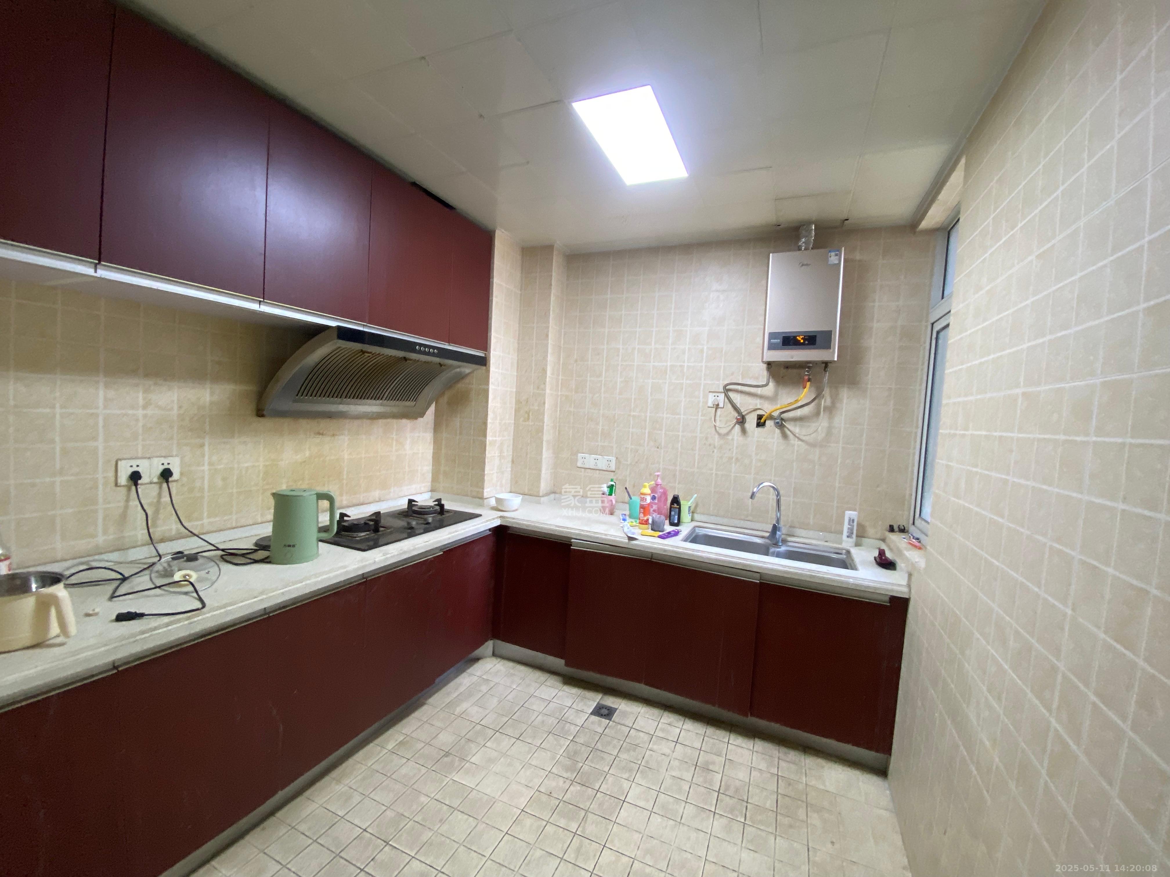 中房F联邦  3室2厅1卫    2300.0元/月室内图