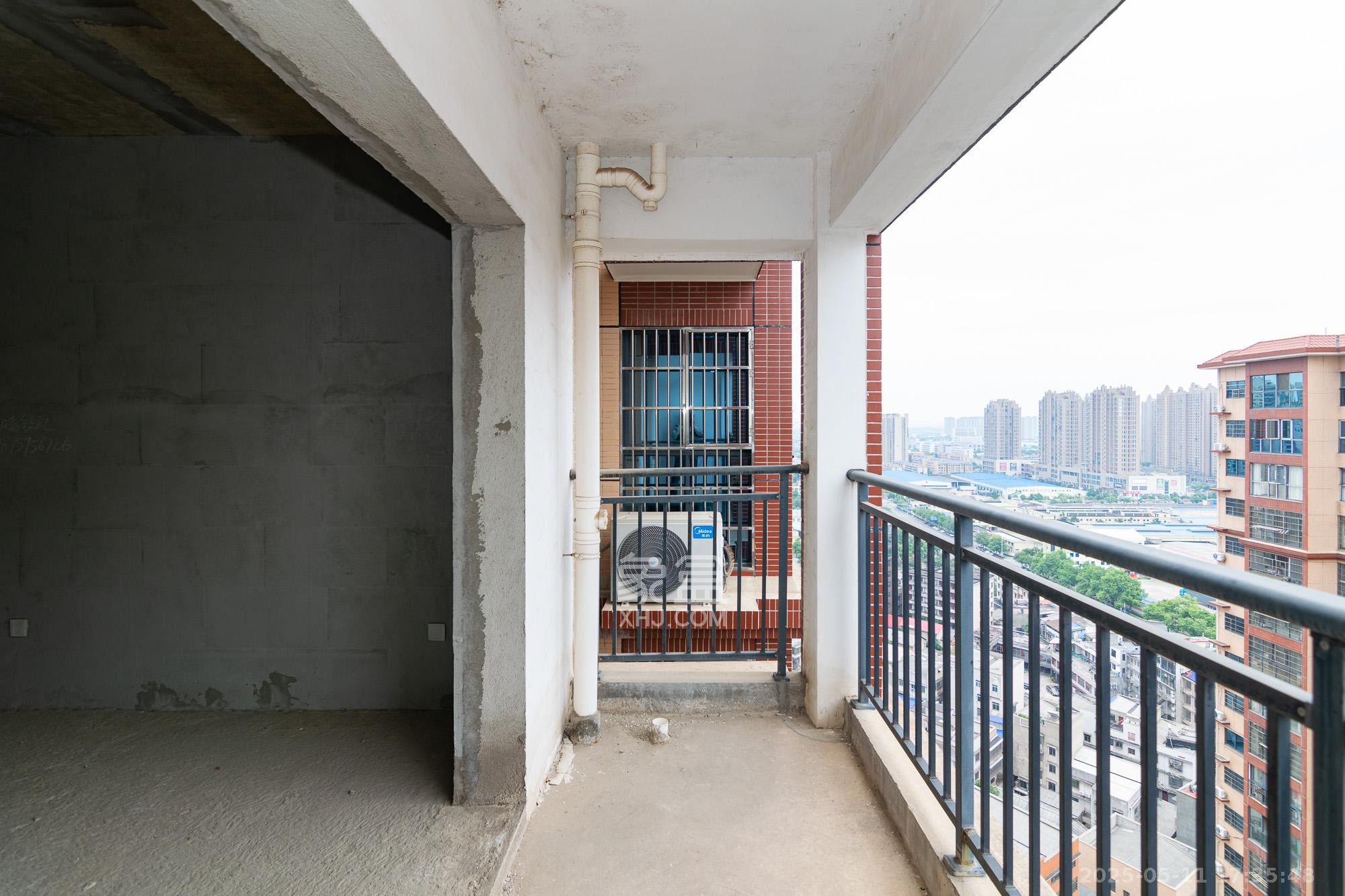 厚朴国际  1室0厅0卫    39.0万 厚朴国际  1室0厅0卫    39.0万阳台