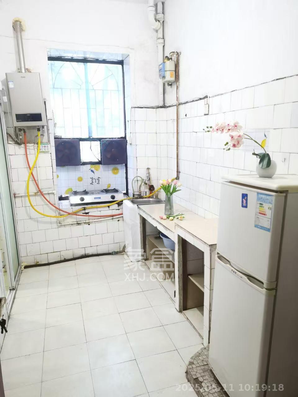 省商务厅宿舍  2室1厅1卫    2000.0元/月室内图