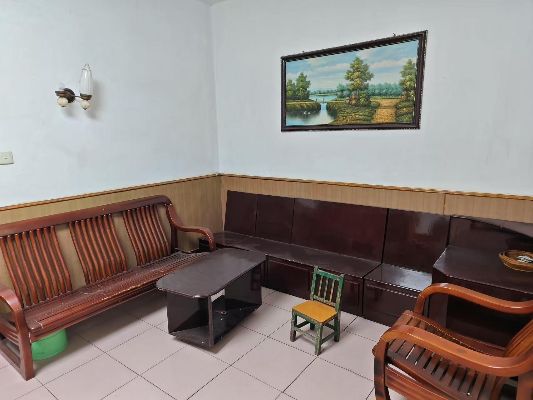 电力局家属楼 3室2厅1卫 30.8万 电力局家属楼 3室2厅1卫 30.8万客厅