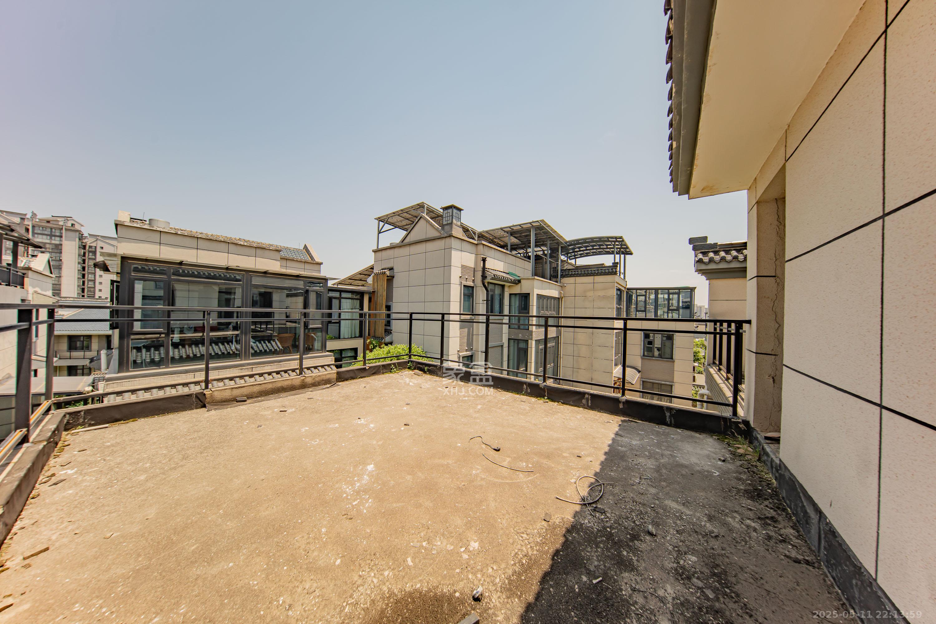 汀湘十里  6室2厅3卫   298.00万其他