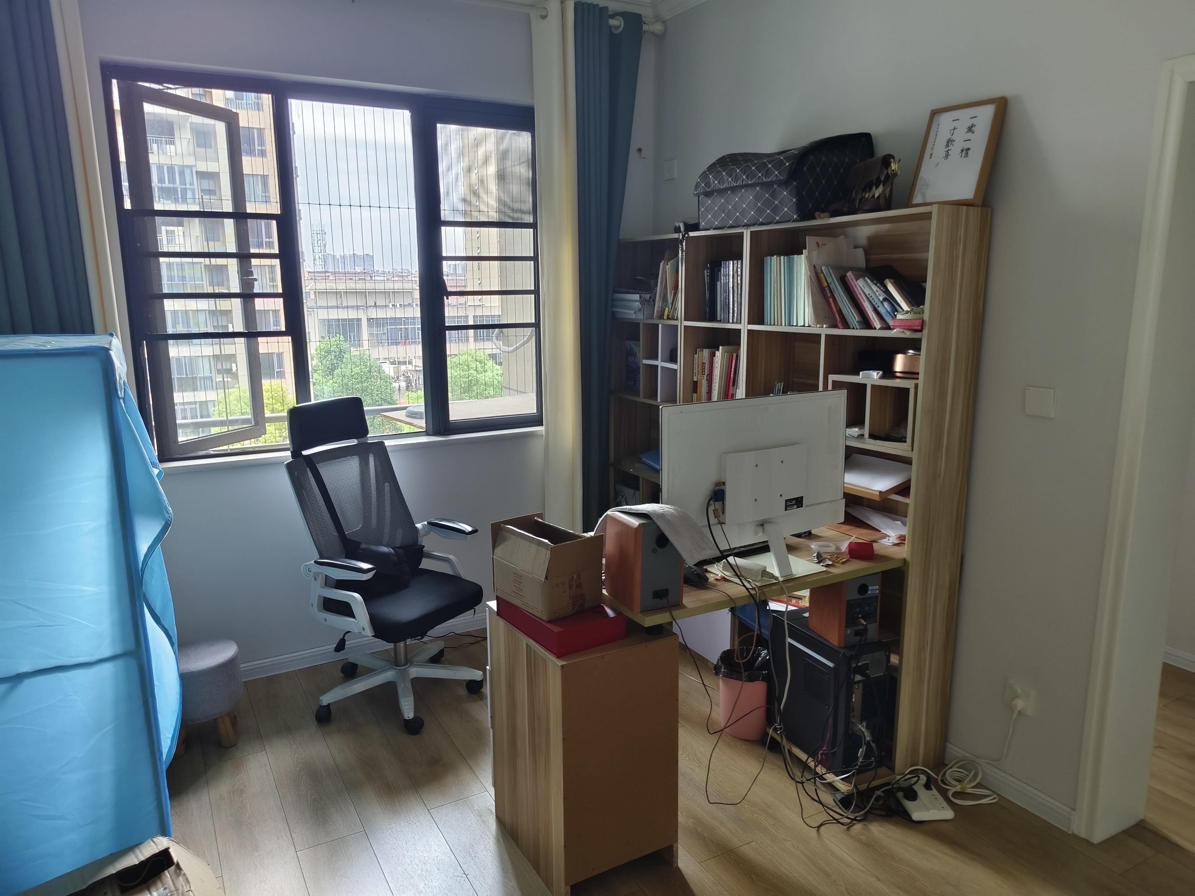 大同沁园  3室2厅2卫    77.0万 大同沁园  3室2厅2卫    77.0万客厅