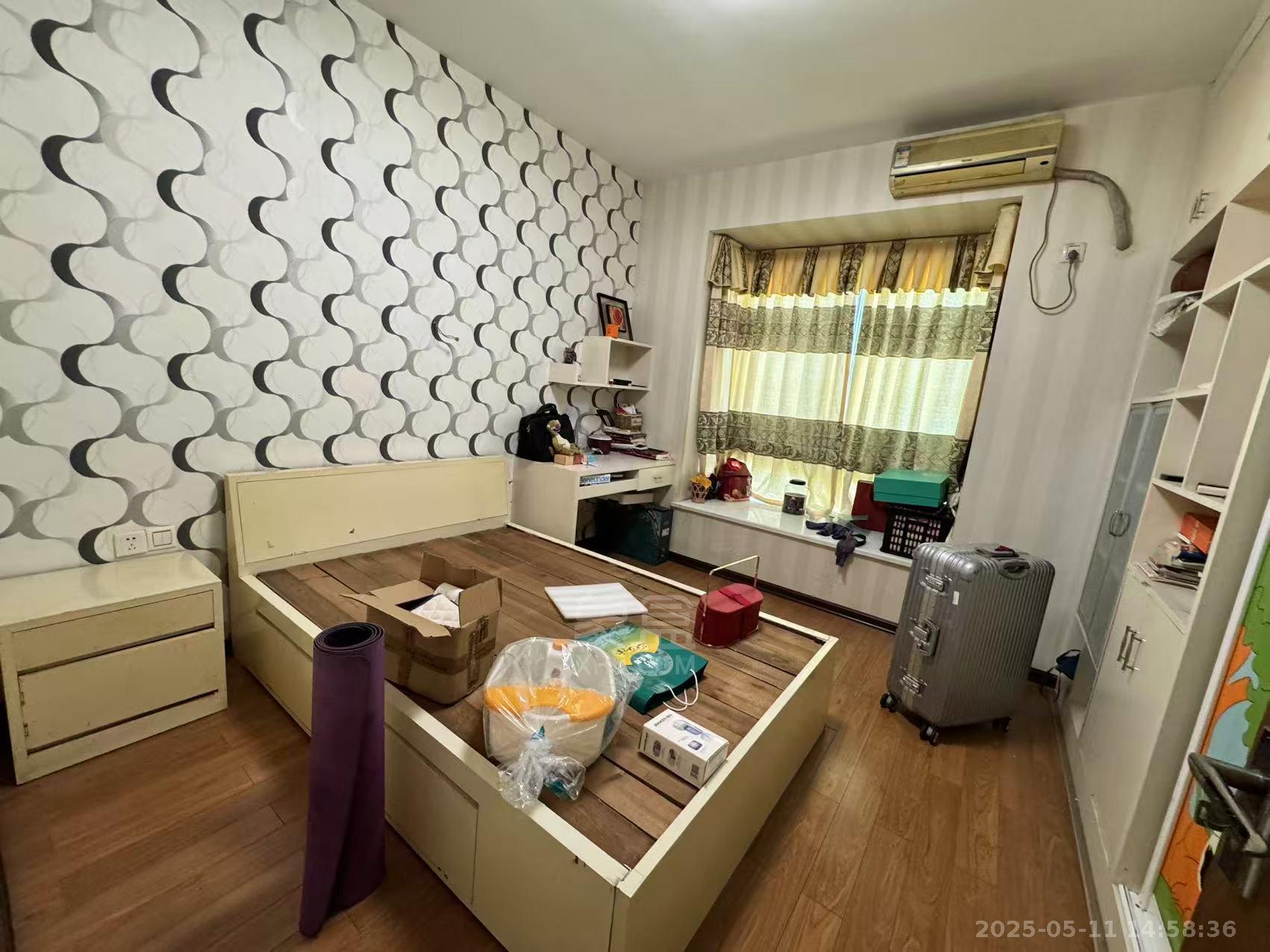 珠江丽园 4室2厅2卫 1500.0元/月 珠江丽园 4室2厅2卫 1500.0元/月室内图