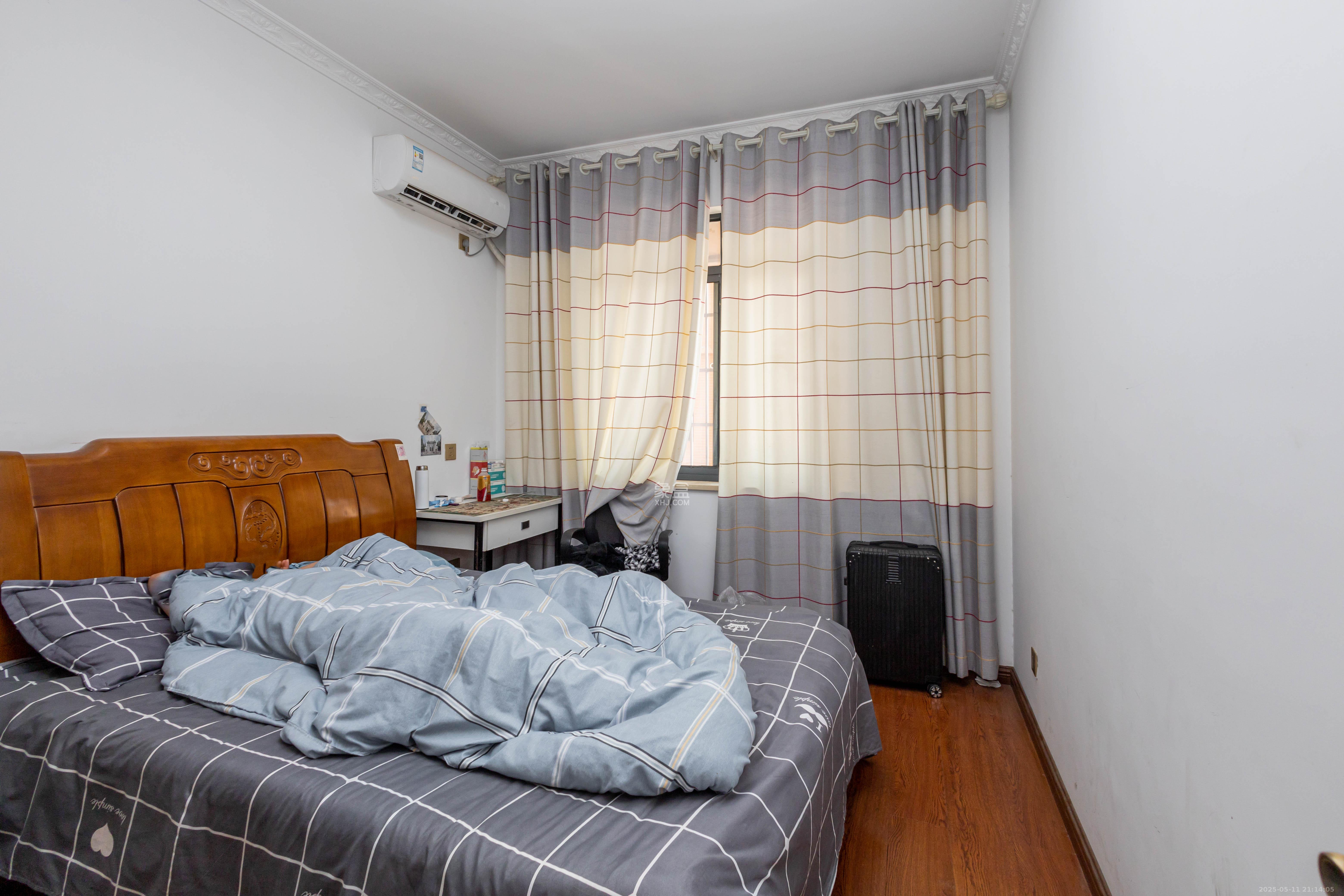 紫华郡 4室2厅2卫 89.8万 紫华郡 4室2厅2卫 89.8万卧室