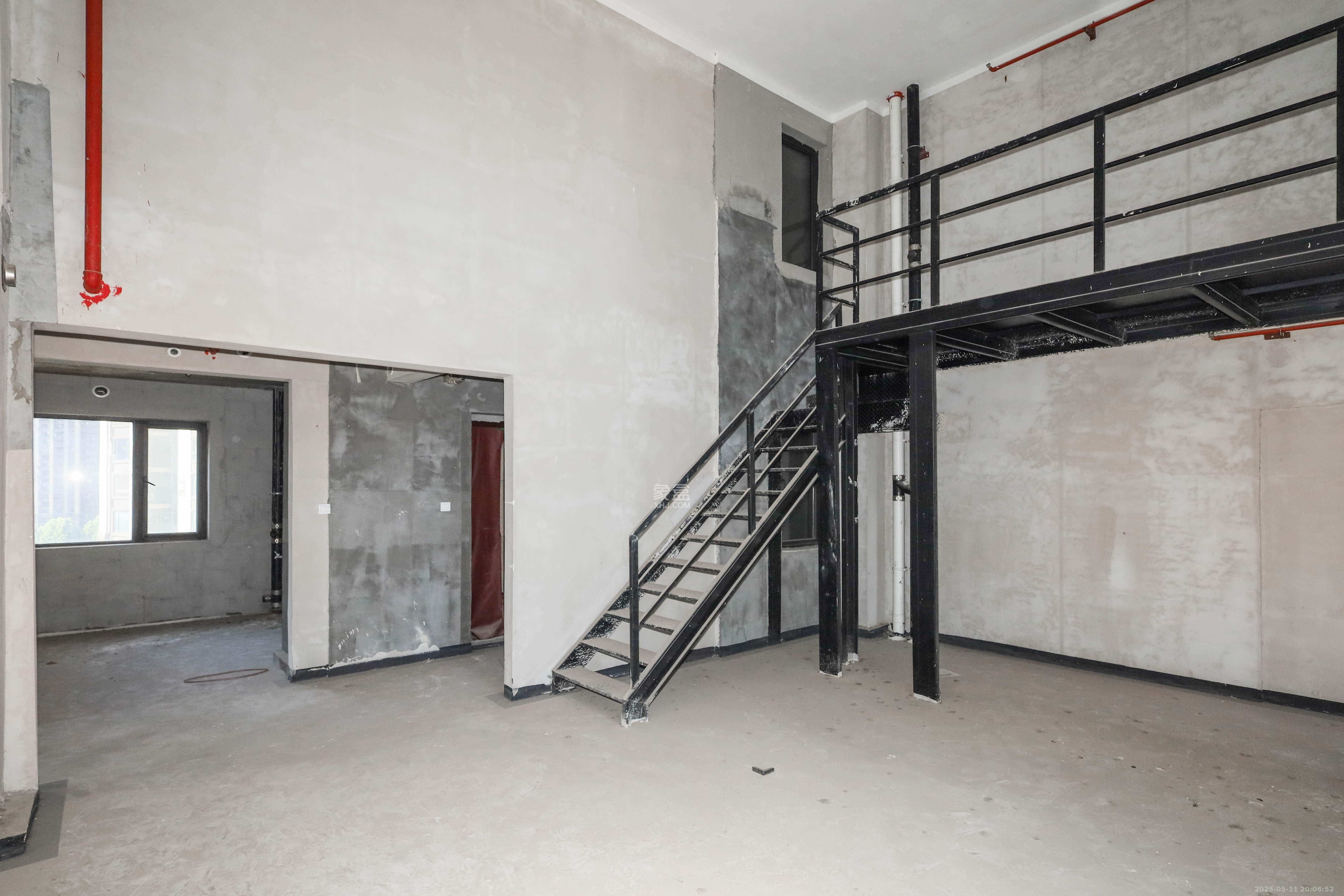 建发央著  4室2厅2卫   249.00万客厅