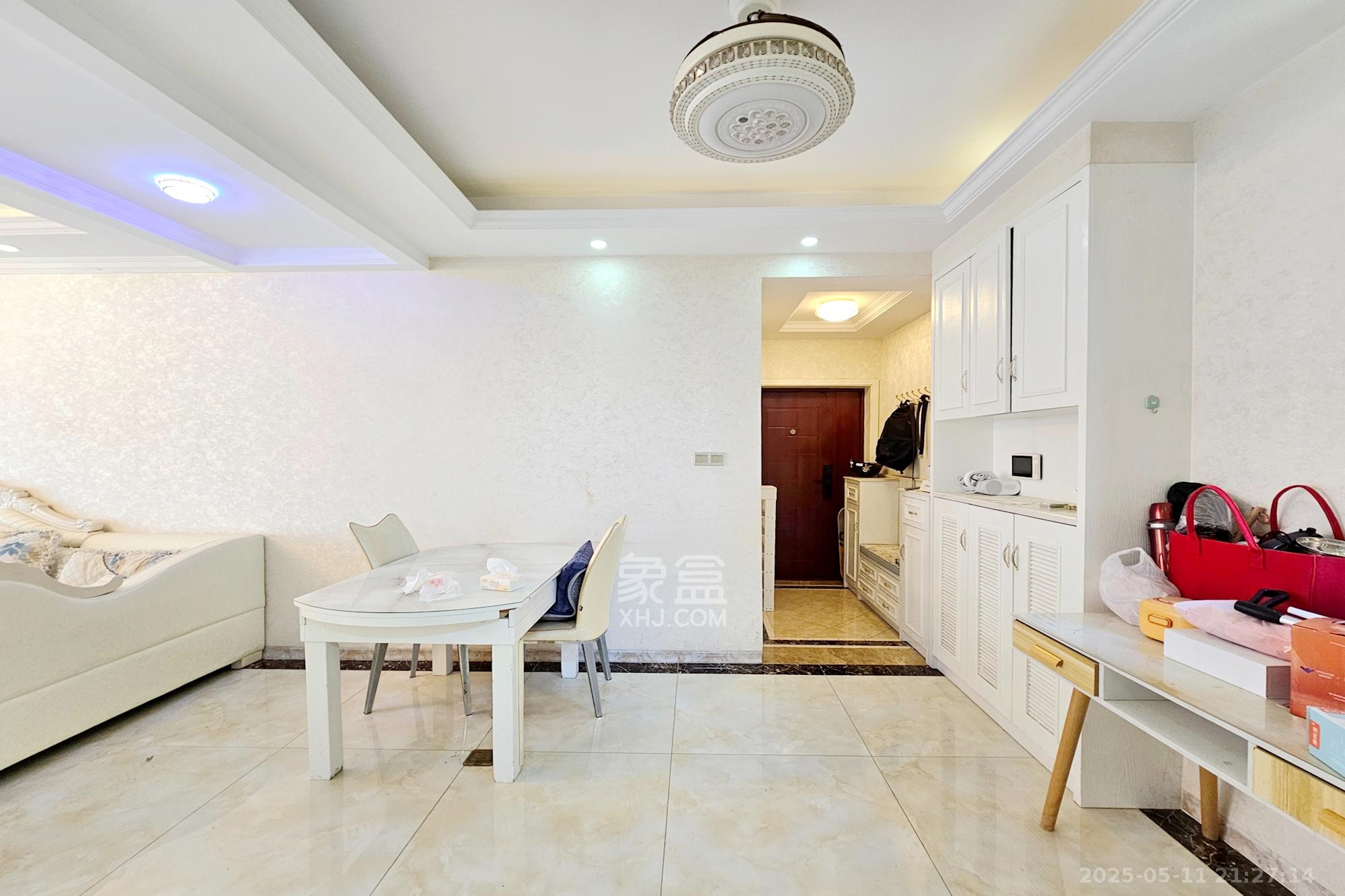 东城港 3室2厅2卫 125.0万 东城港 3室2厅2卫 125.0万客厅