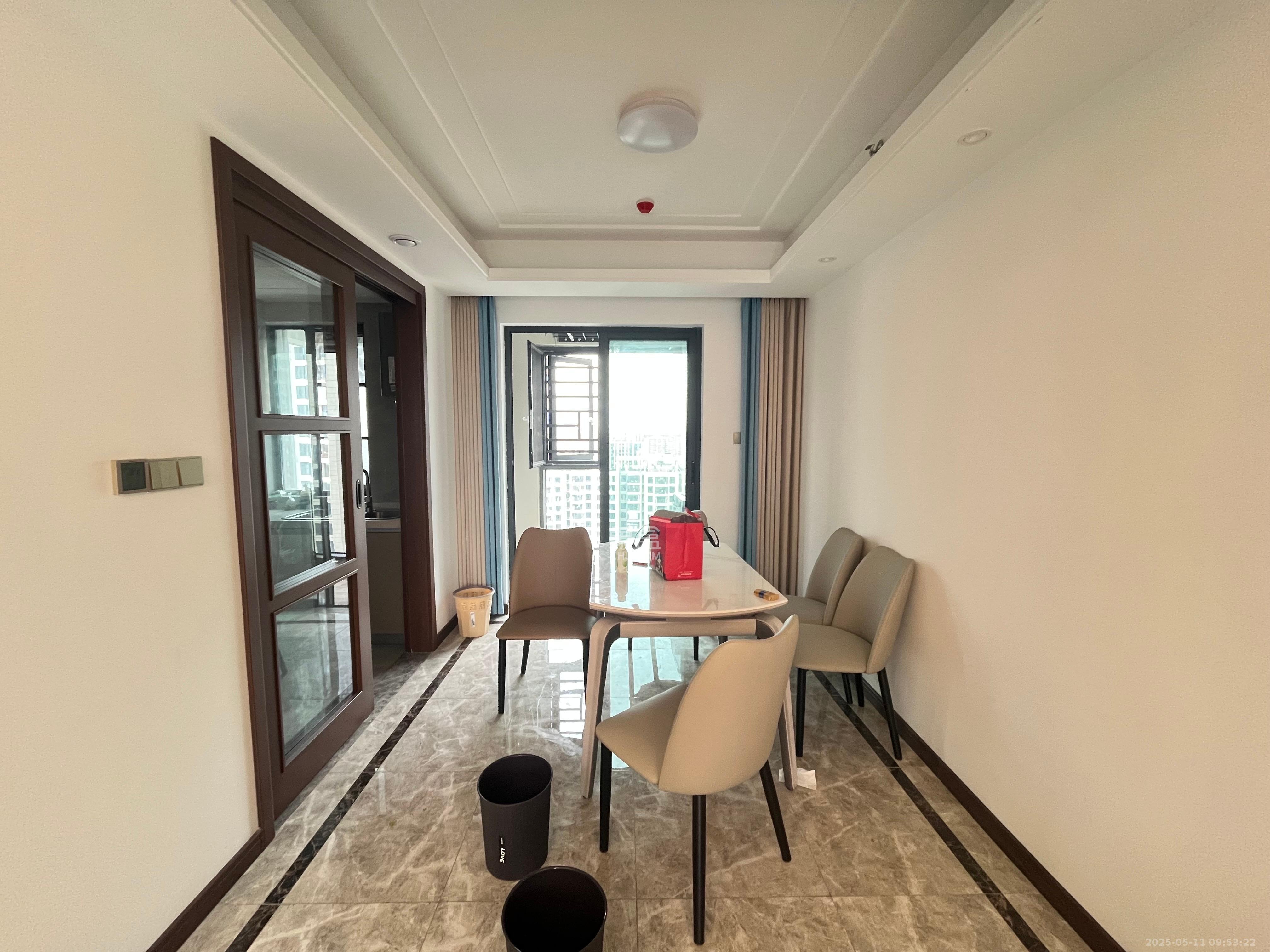 绿地长沙城际空间站(绿地新里佳苑) 4室2厅2卫 4000.0元/月 绿地长沙城际空间站(绿地新里佳苑) 4室2厅2卫 4000.0元/月室内图