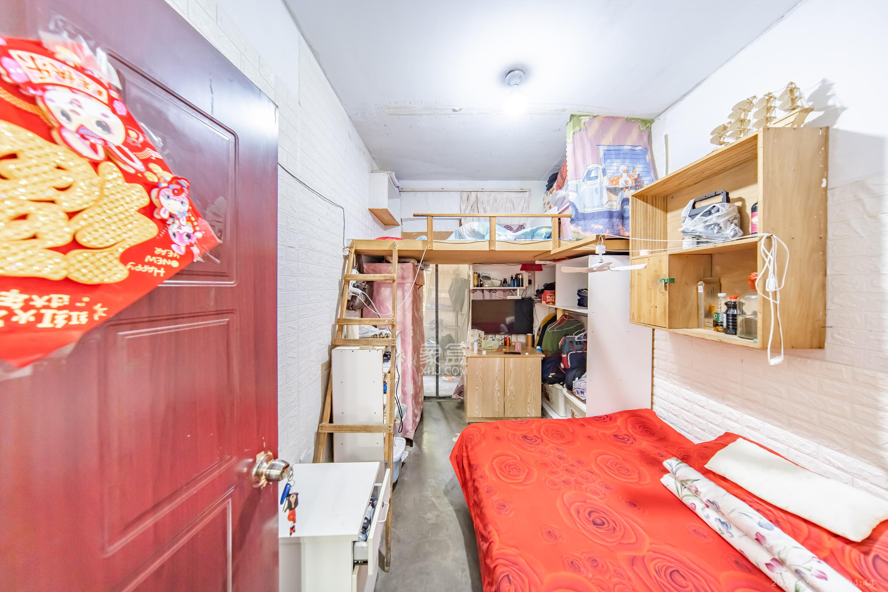 阳光100三期  2室2厅1卫   95.00万卧室