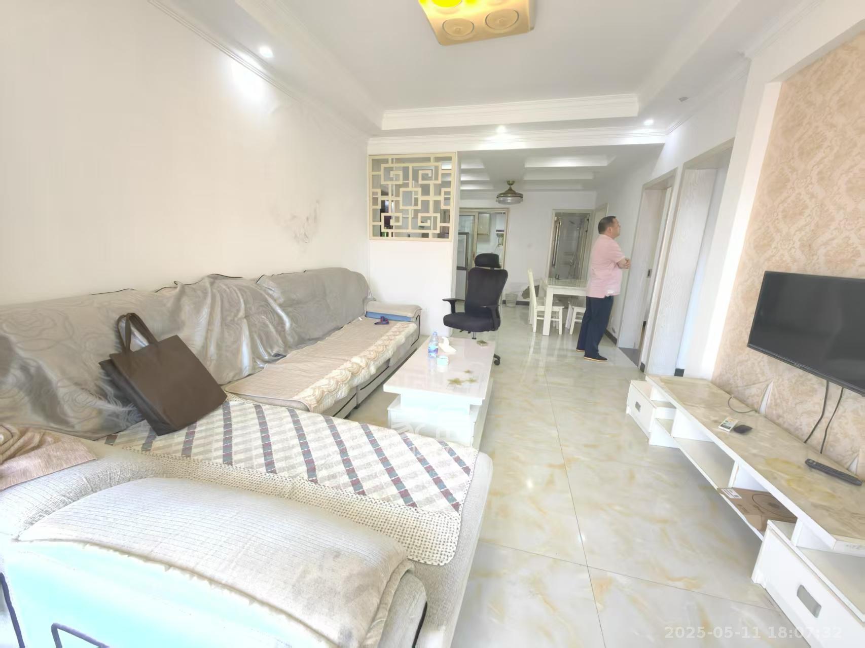 高盛华成 3室2厅1卫 2300.0元/月 高盛华成 3室2厅1卫 2300.0元/月室内图