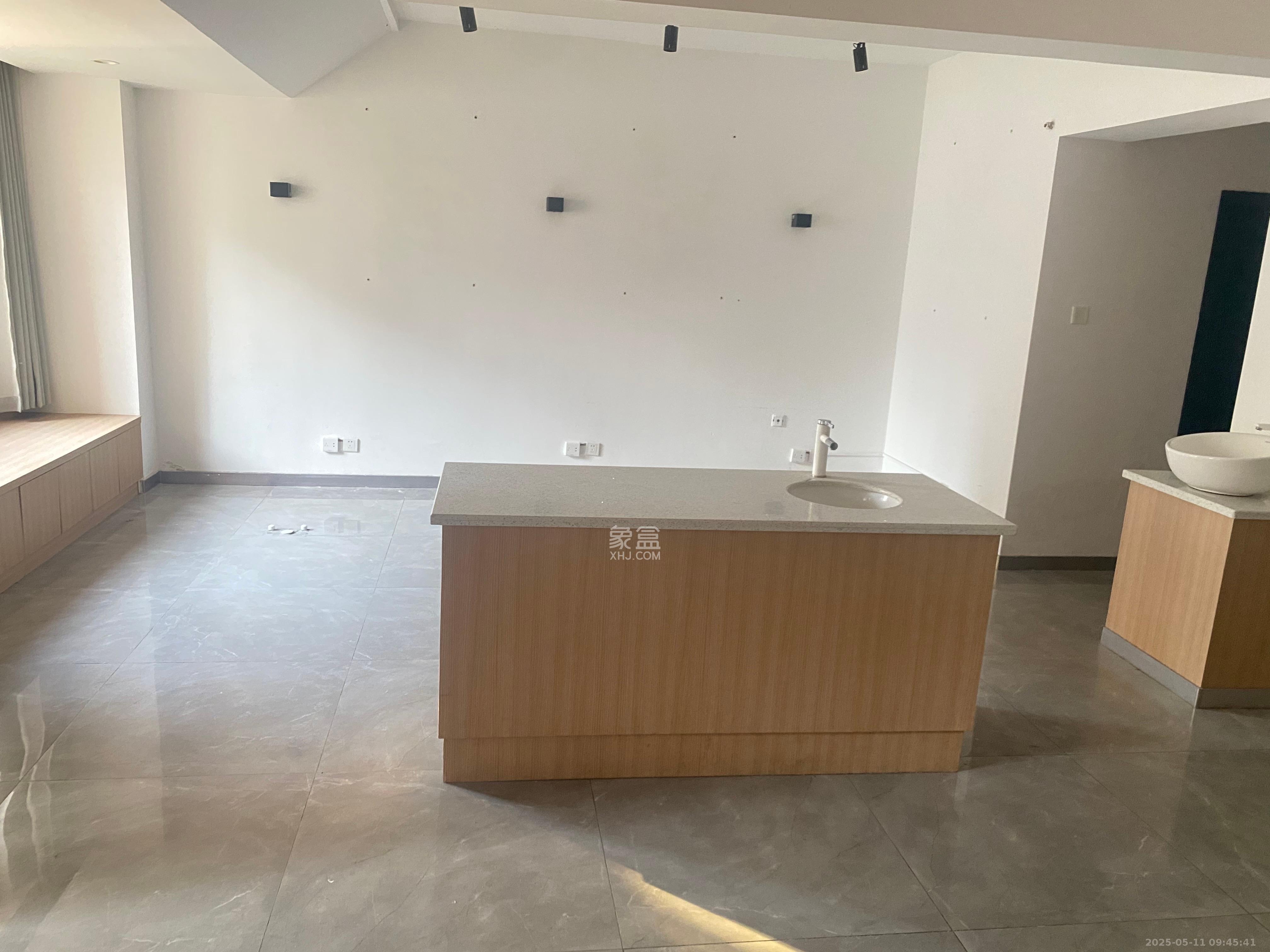 阳光锦城  1室1厅1卫    3500.0元/月室内图