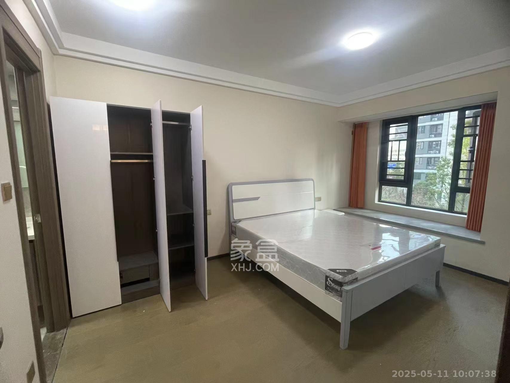 中海阅麓山二期  3室2厅2卫    3500.0元/月 中海阅麓山二期  3室2厅2卫    3500.0元/月室内图