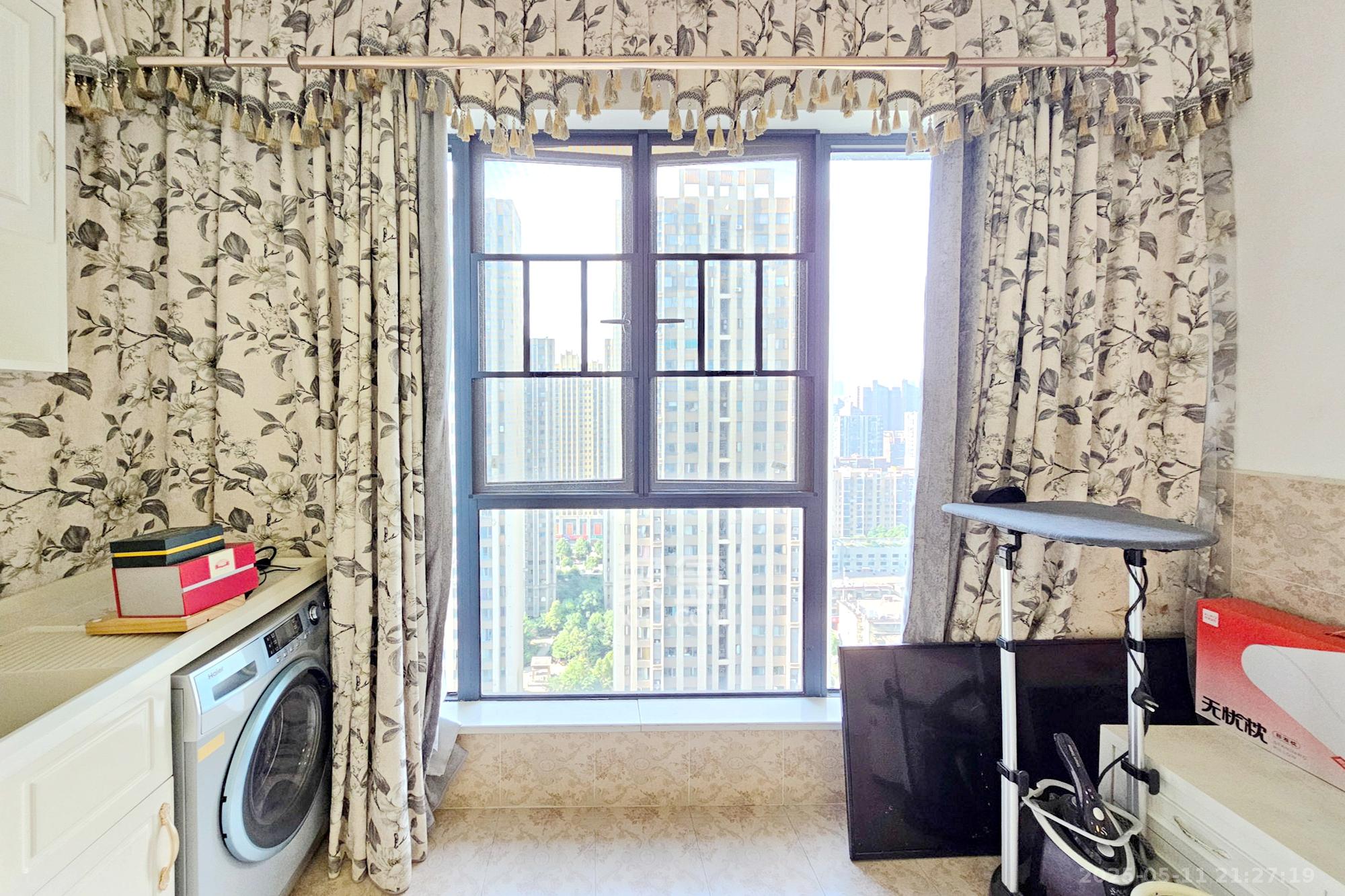 东城港 3室2厅2卫 125.0万 东城港 3室2厅2卫 125.0万阳台