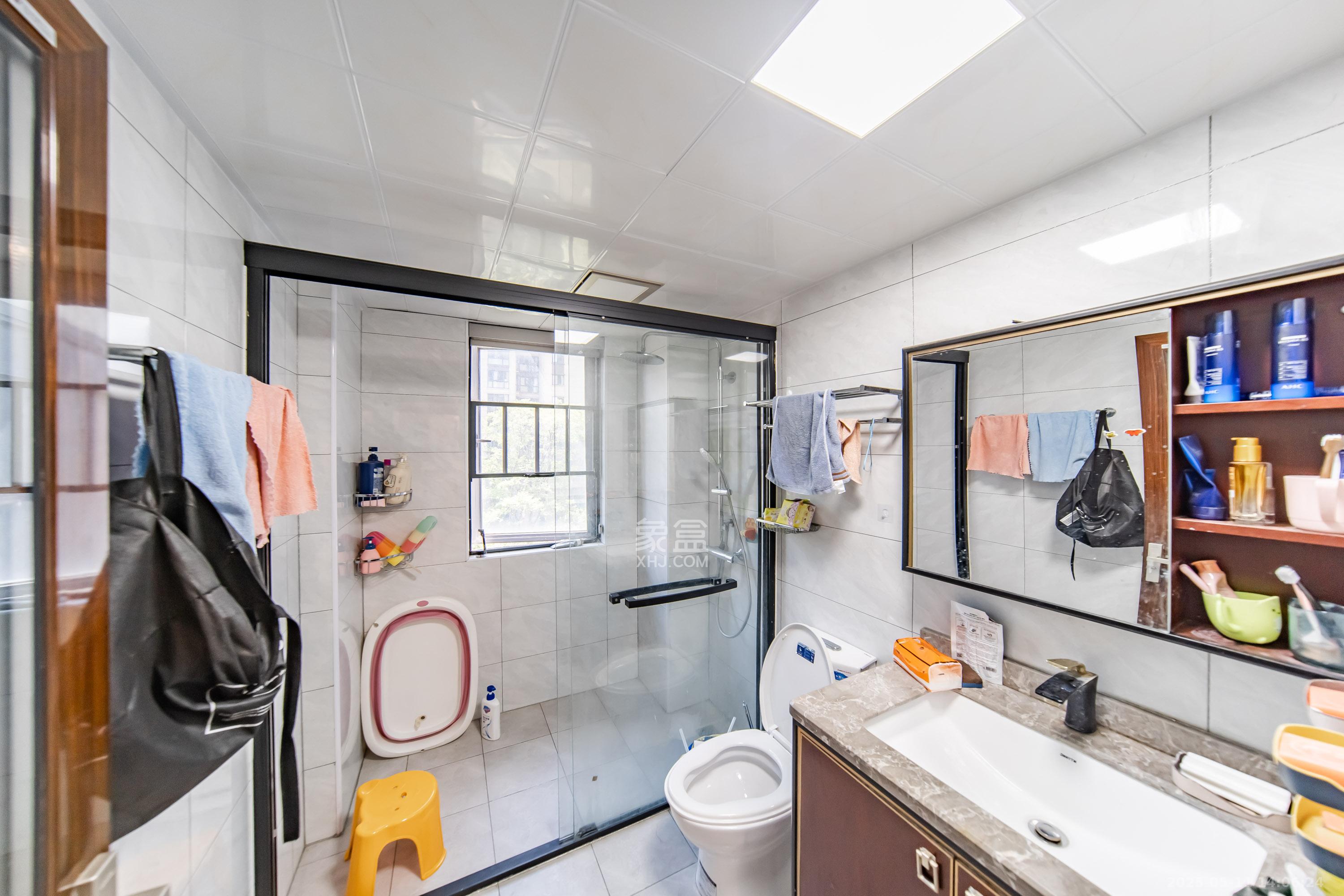 湘熙水郡(观澜海赋家园)  4室2厅2卫    167.0万 湘熙水郡(观澜海赋家园)  4室2厅2卫    167.0万卫生间