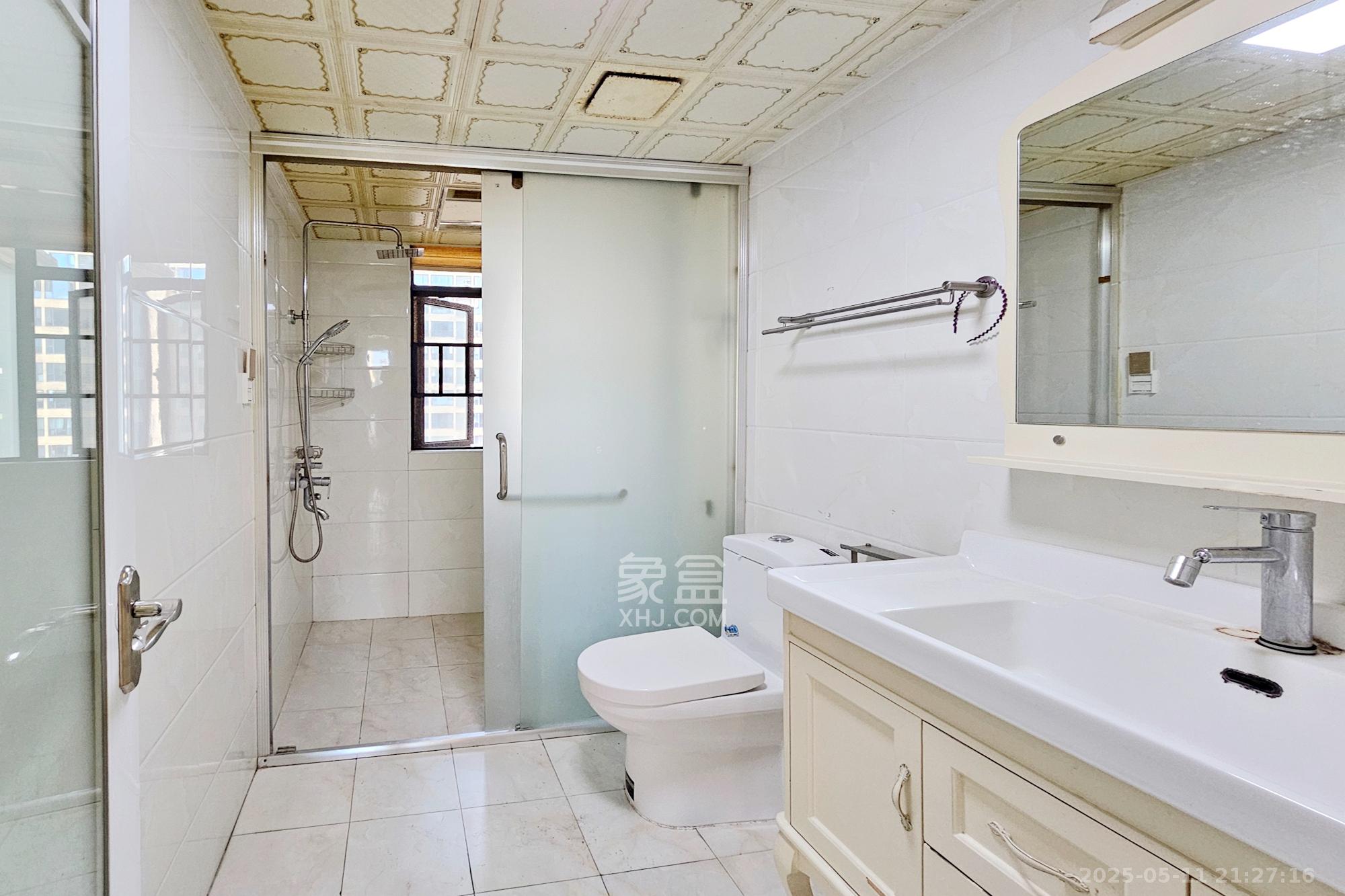 东城港 3室2厅2卫 125.0万 东城港 3室2厅2卫 125.0万卫生间
