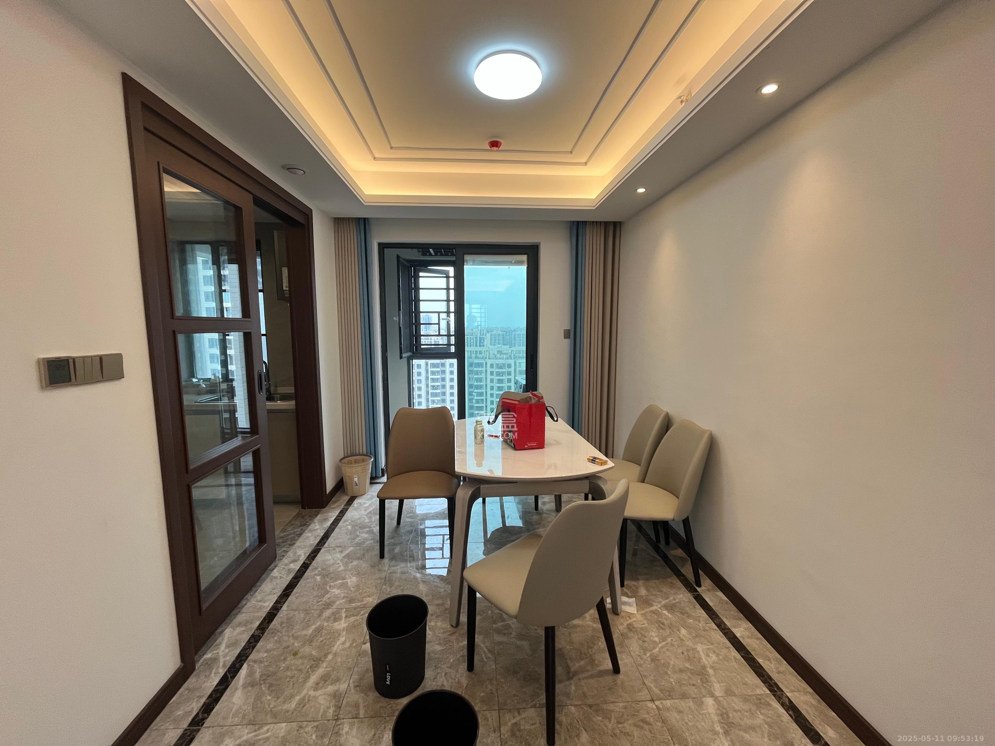 绿地长沙城际空间站(绿地新里佳苑) 4室2厅2卫 4000.0元/月 绿地长沙城际空间站(绿地新里佳苑) 4室2厅2卫 4000.0元/月室内图