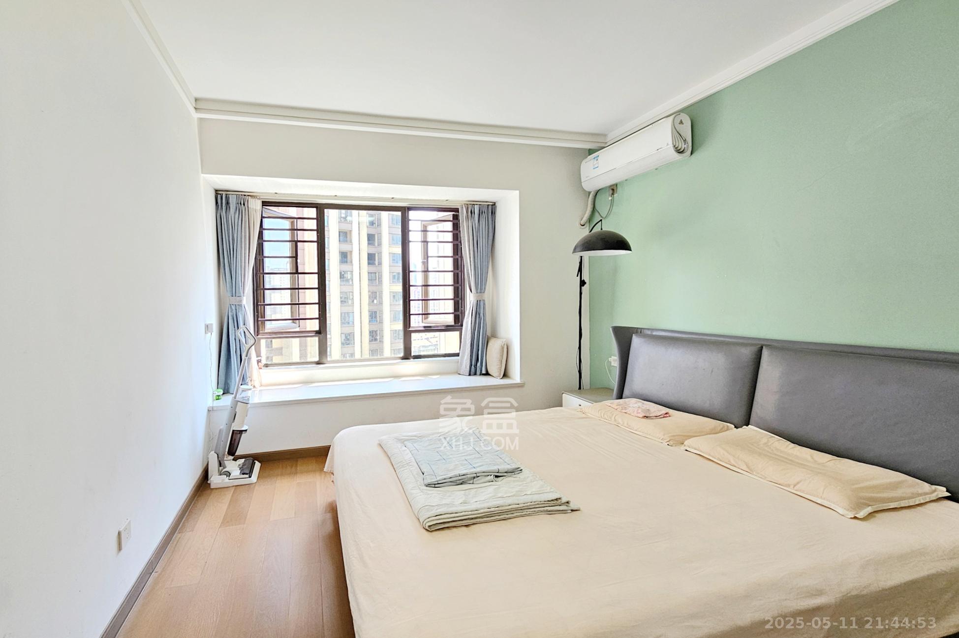 阳光城尚东湾青云苑  3室2厅2卫    112.8万卧室