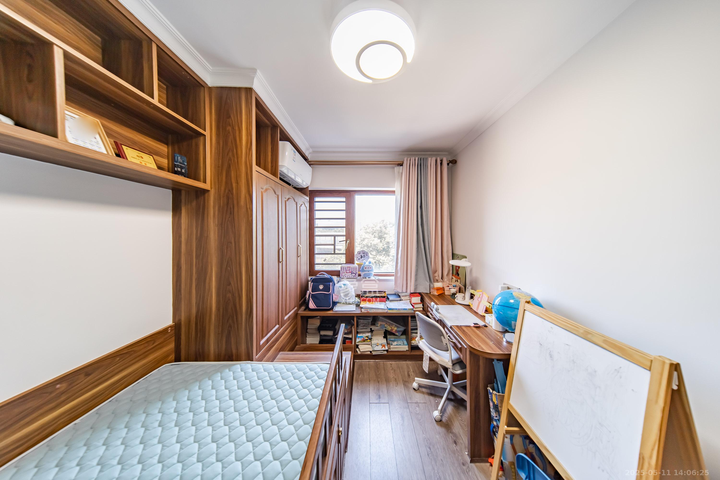 湘熙水郡(观澜海赋家园)  4室2厅2卫    167.0万 湘熙水郡(观澜海赋家园)  4室2厅2卫    167.0万卧室