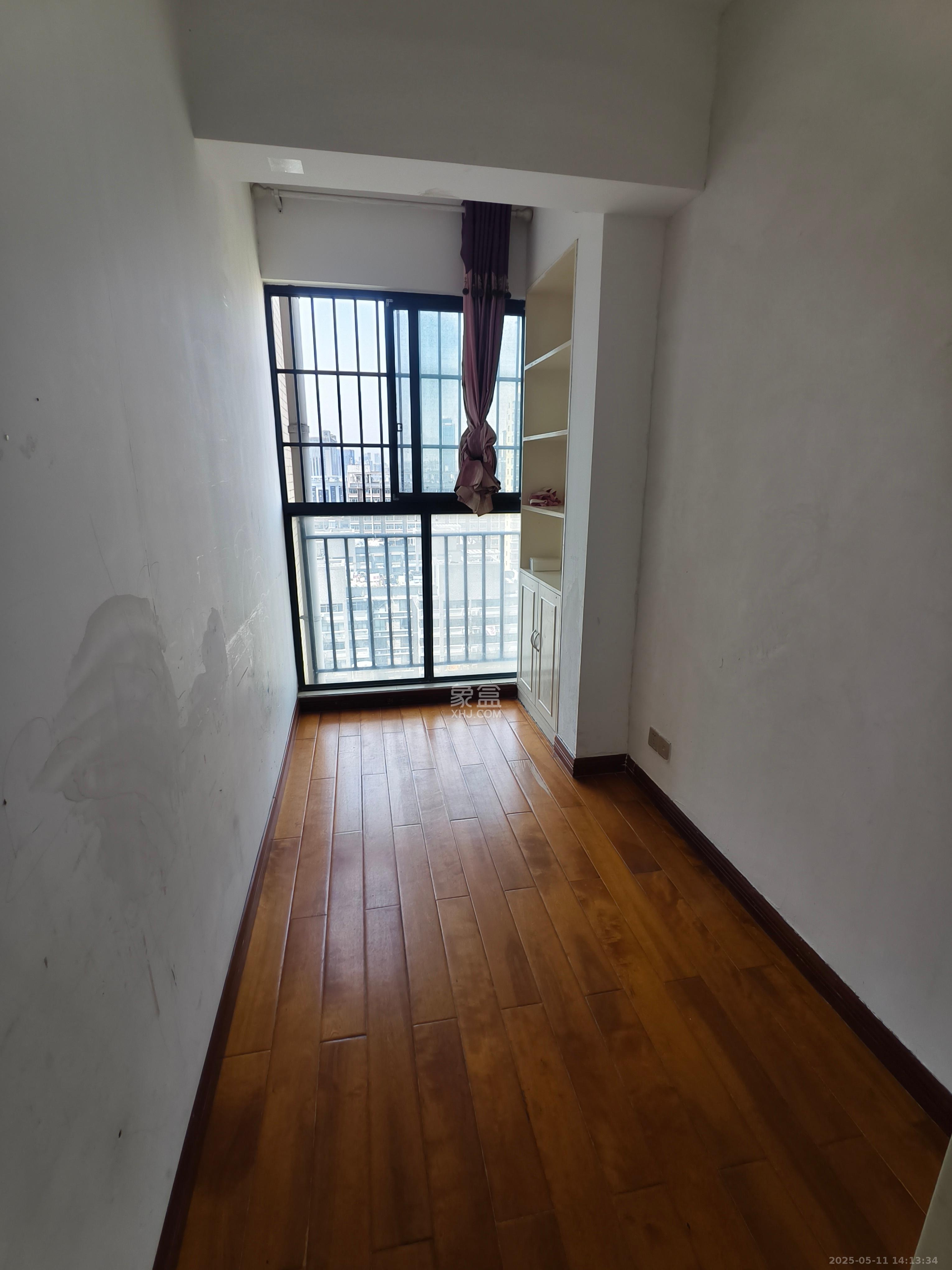 泊爱蓝湾  4室2厅2卫   3500.00元/月室内图