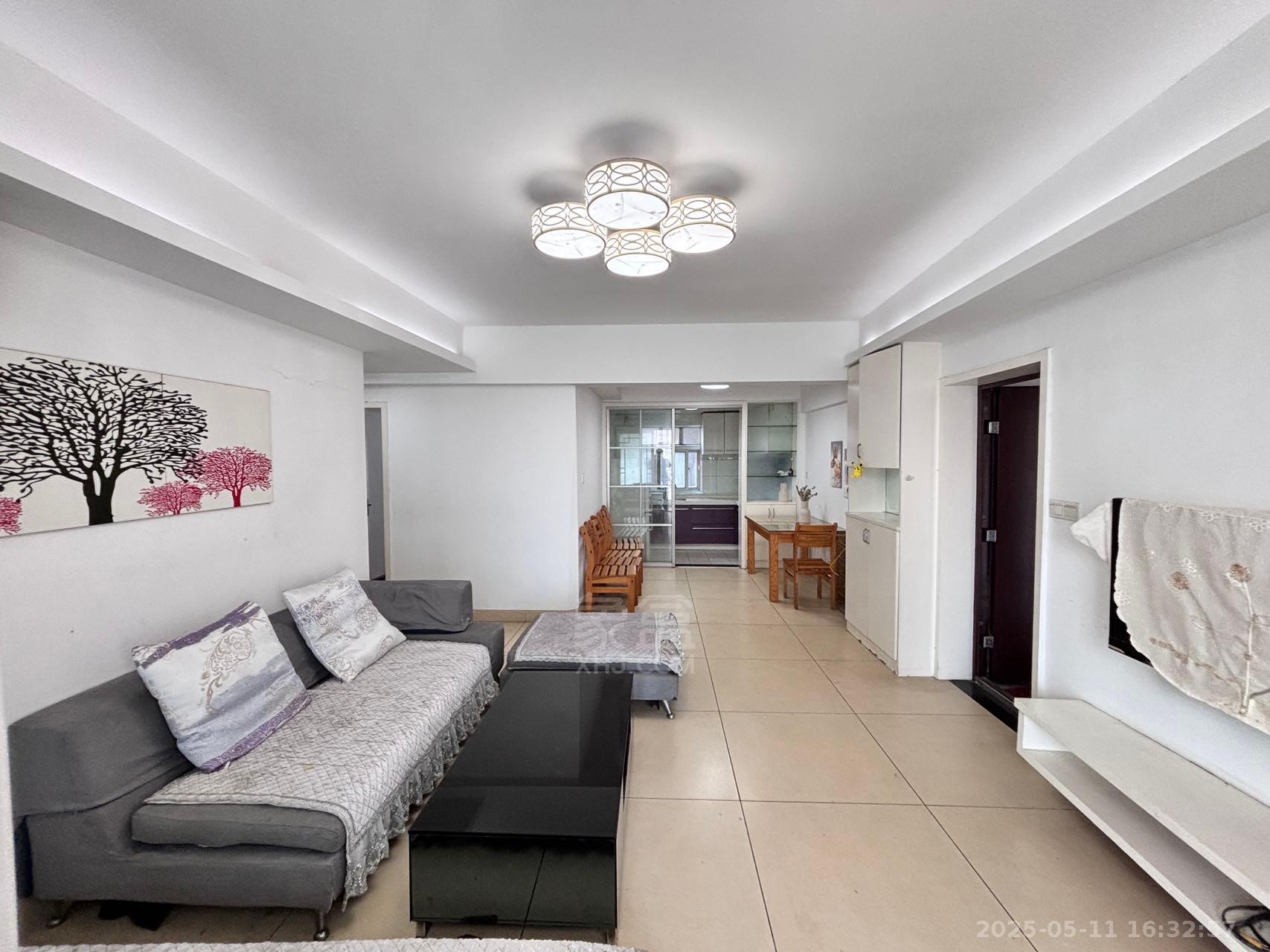 九天国际 3室2厅2卫 2500.0元/月 九天国际 3室2厅2卫 2500.0元/月室内图