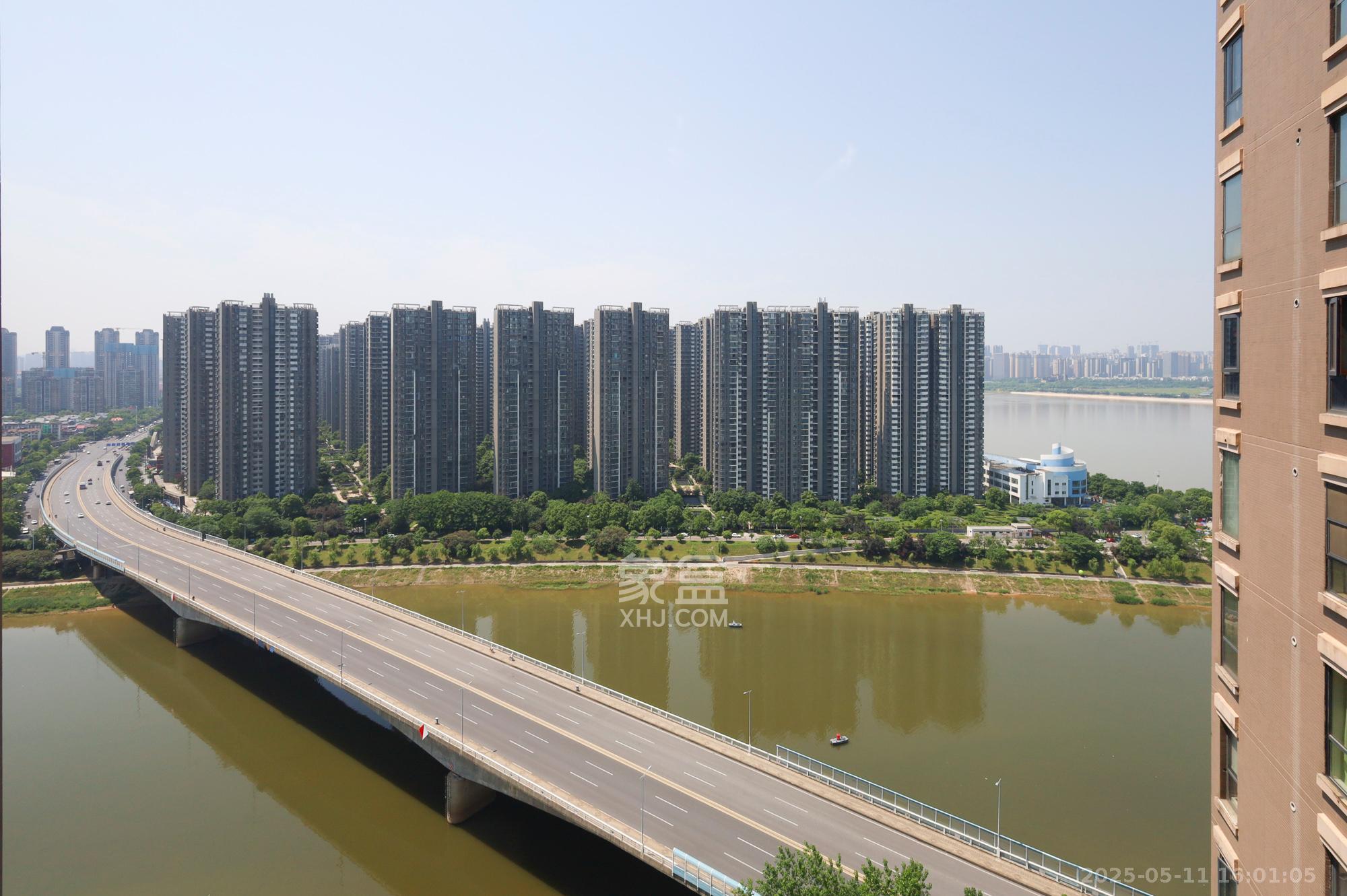 双湾国际（湘江御景花园）  4室2厅2卫   155.00万其他