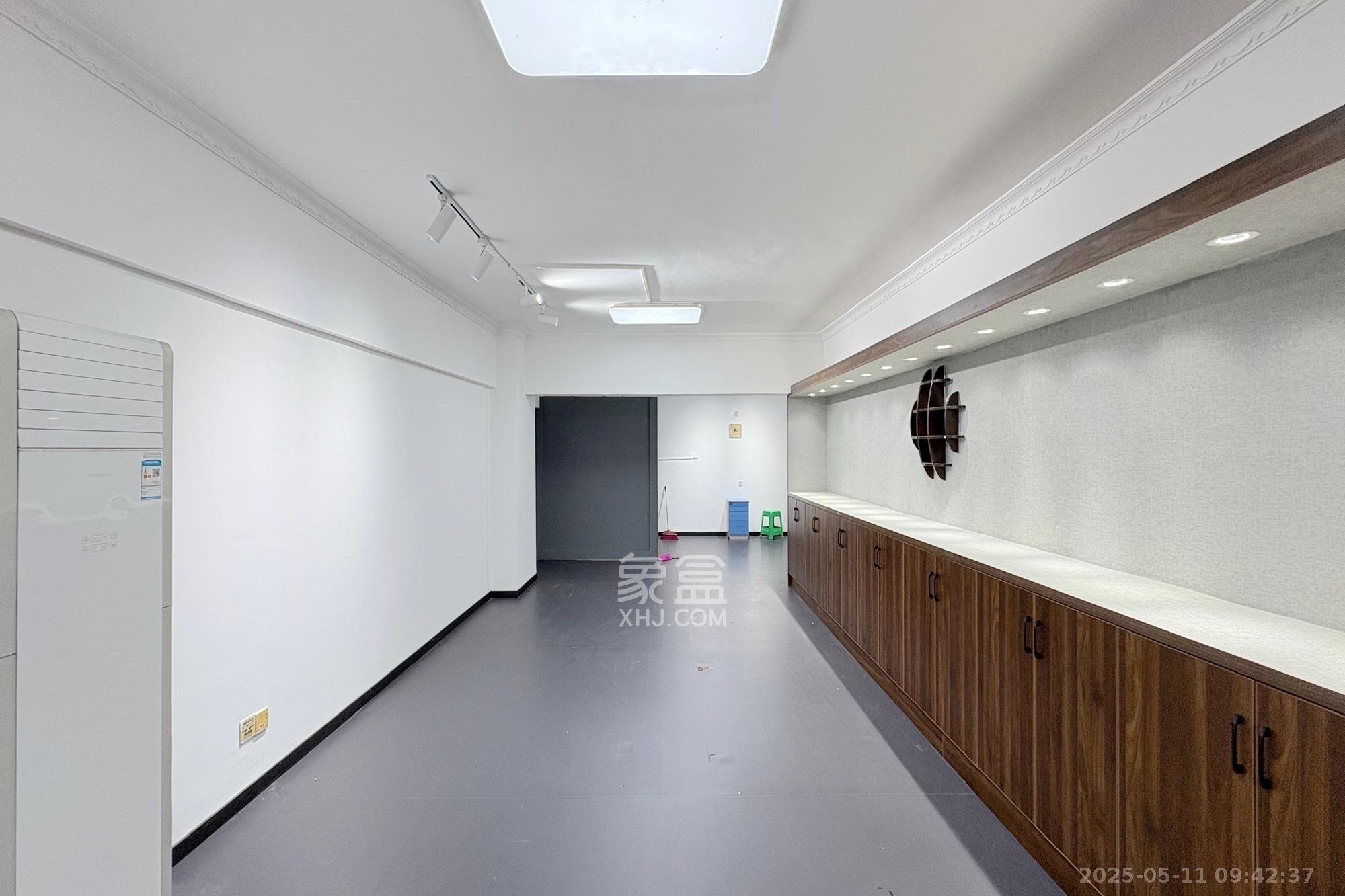 东成大厦 2室2厅1卫 2200.0元/月 东成大厦 2室2厅1卫 2200.0元/月室内图