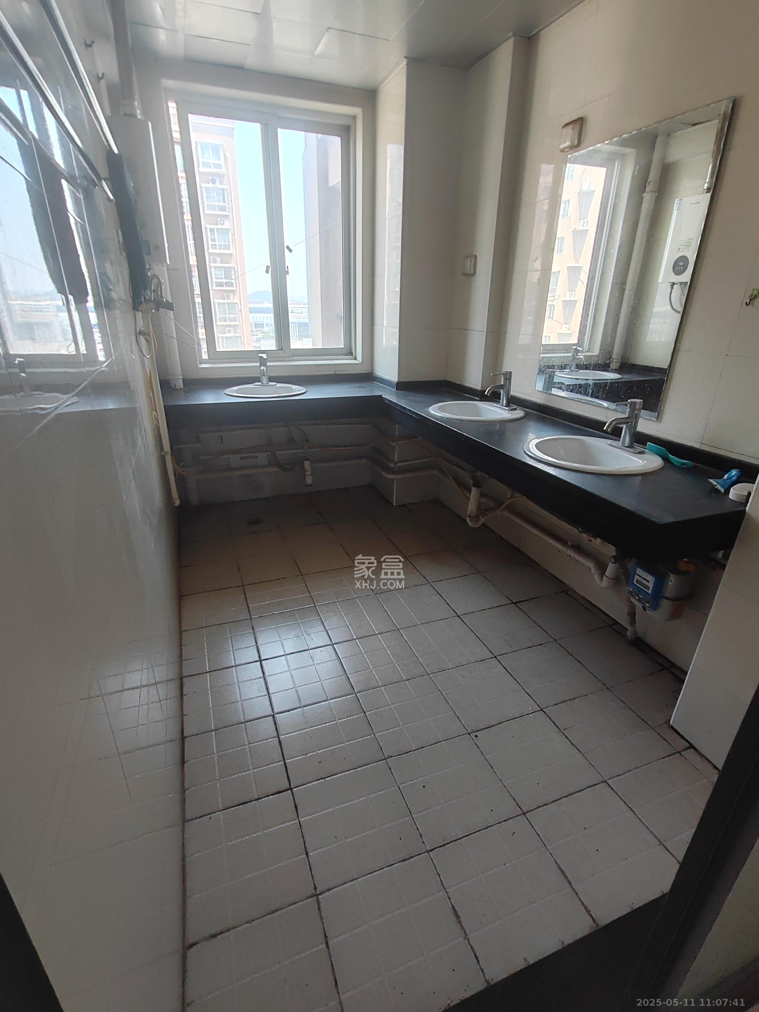 和沁园 3室1厅1卫 2400.0元/月 和沁园 3室1厅1卫 2400.0元/月室内图