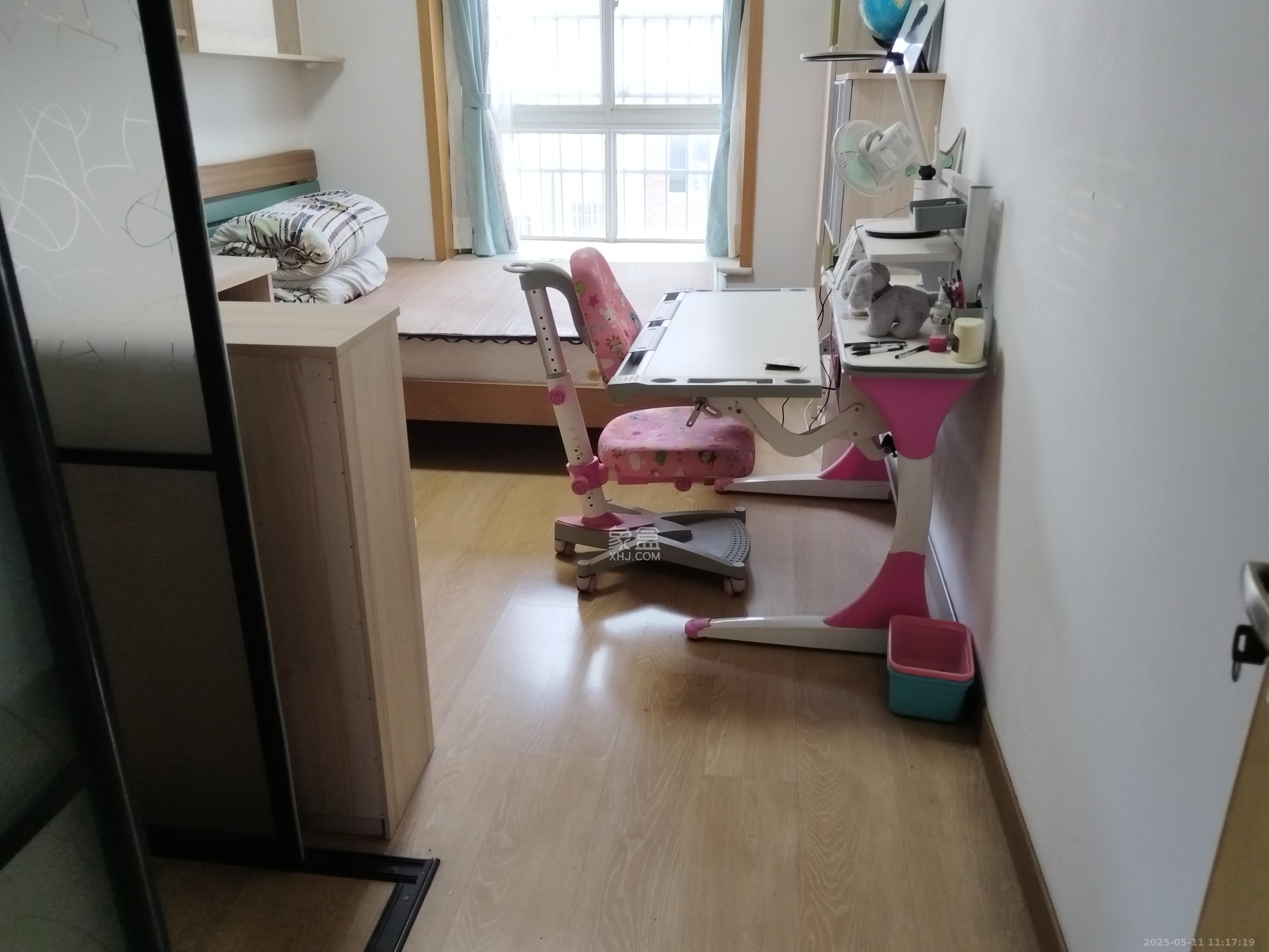 德润园  3室2厅2卫   2600.00元/月室内图