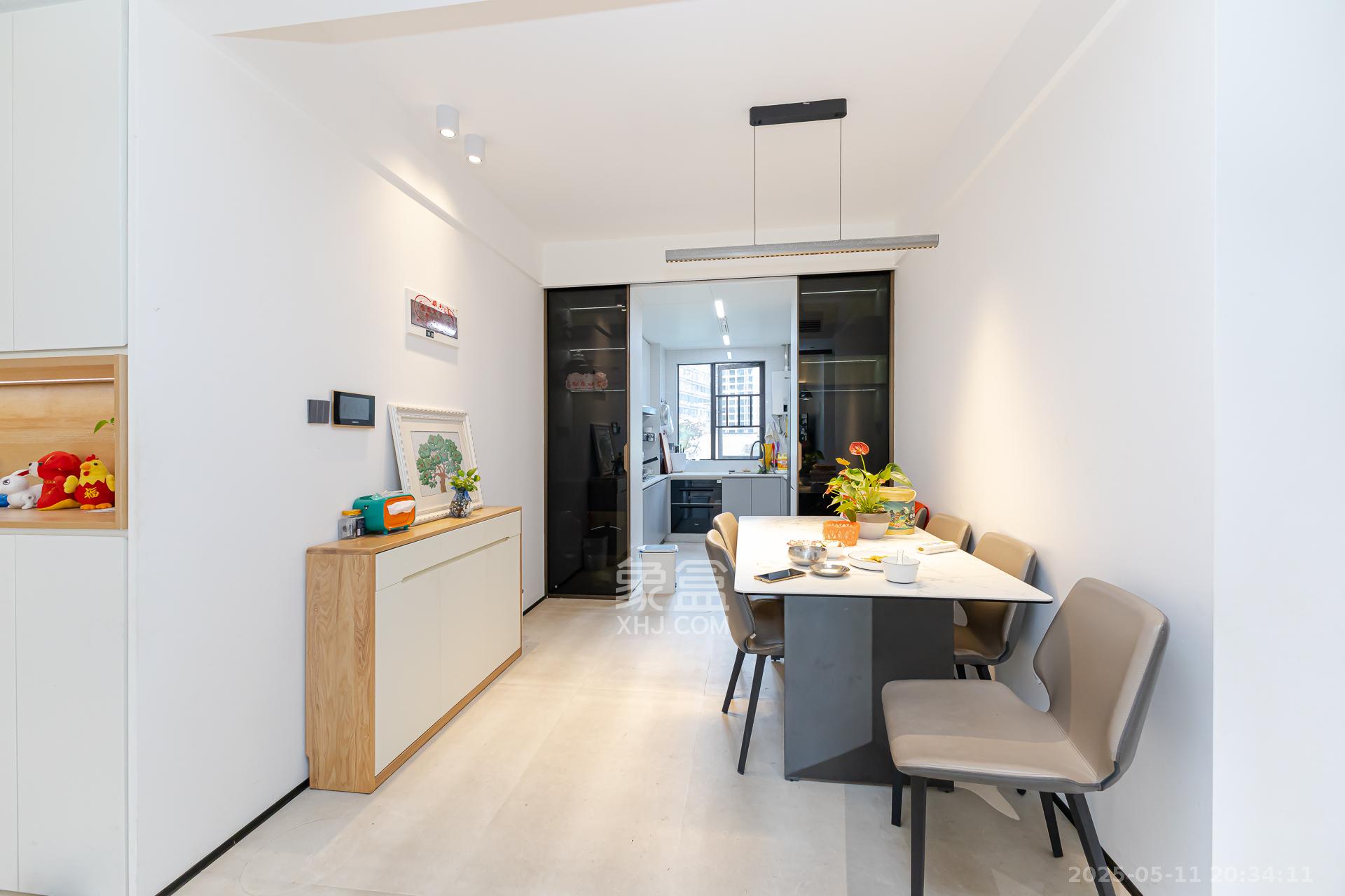 润和湘江天地D区 4室2厅2卫 169.0万 润和湘江天地D区 4室2厅2卫 169.0万客厅