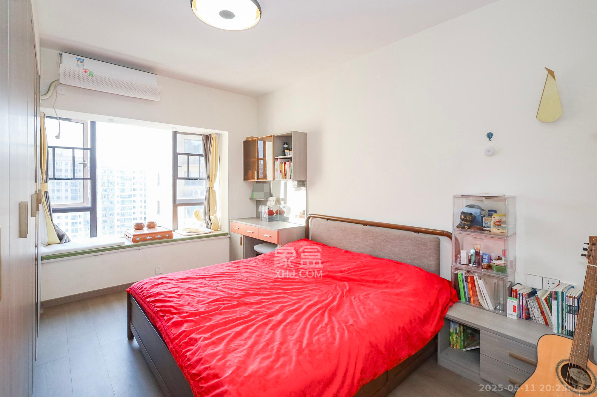 钰龙天下二期(钰龙佳园) 3室2厅2卫 230.0万 钰龙天下二期(钰龙佳园) 3室2厅2卫 230.0万卧室