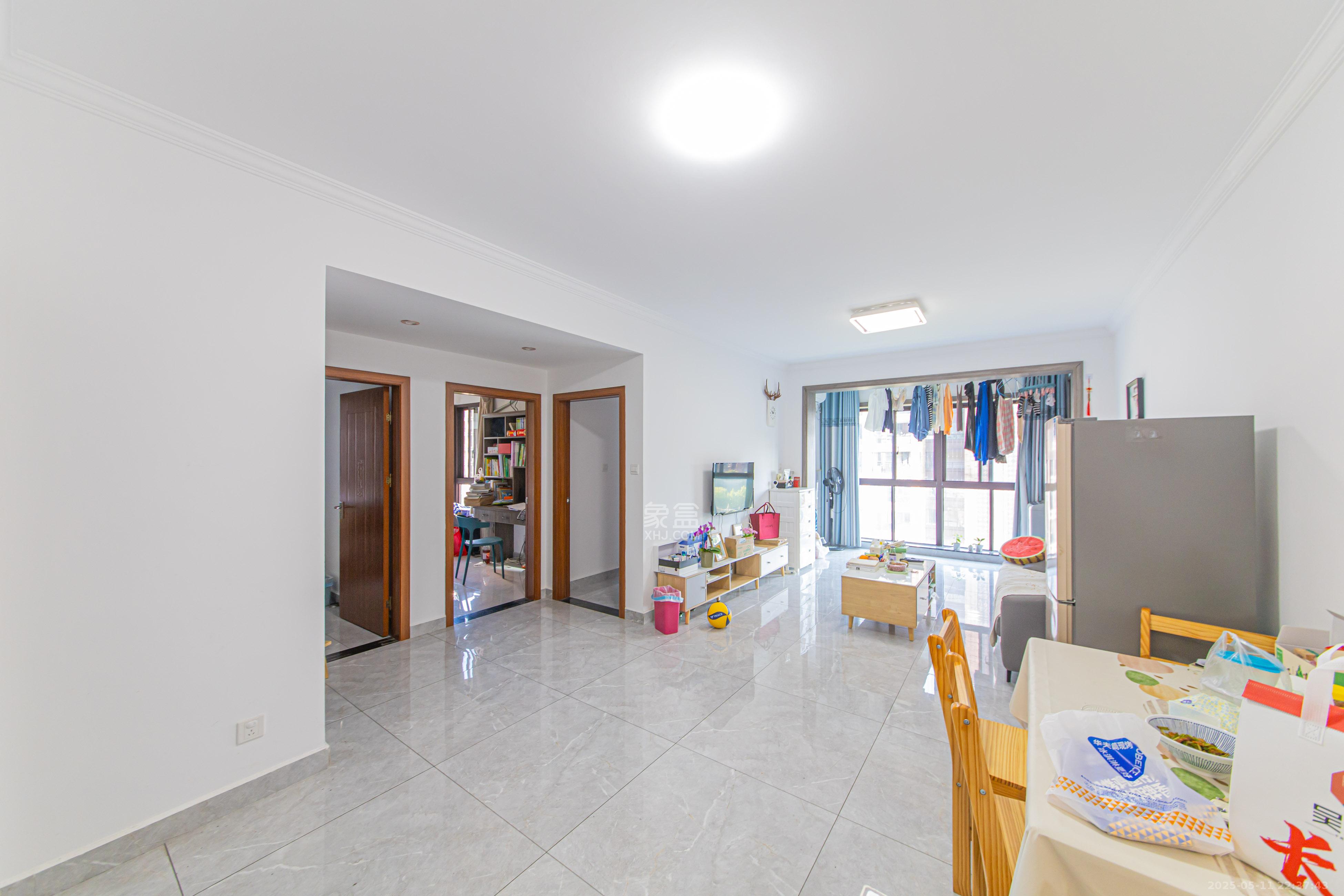 鑫远翡丽郡(鑫远翡丽雅苑) 3室2厅1卫 112.0万 鑫远翡丽郡(鑫远翡丽雅苑) 3室2厅1卫 112.0万客厅