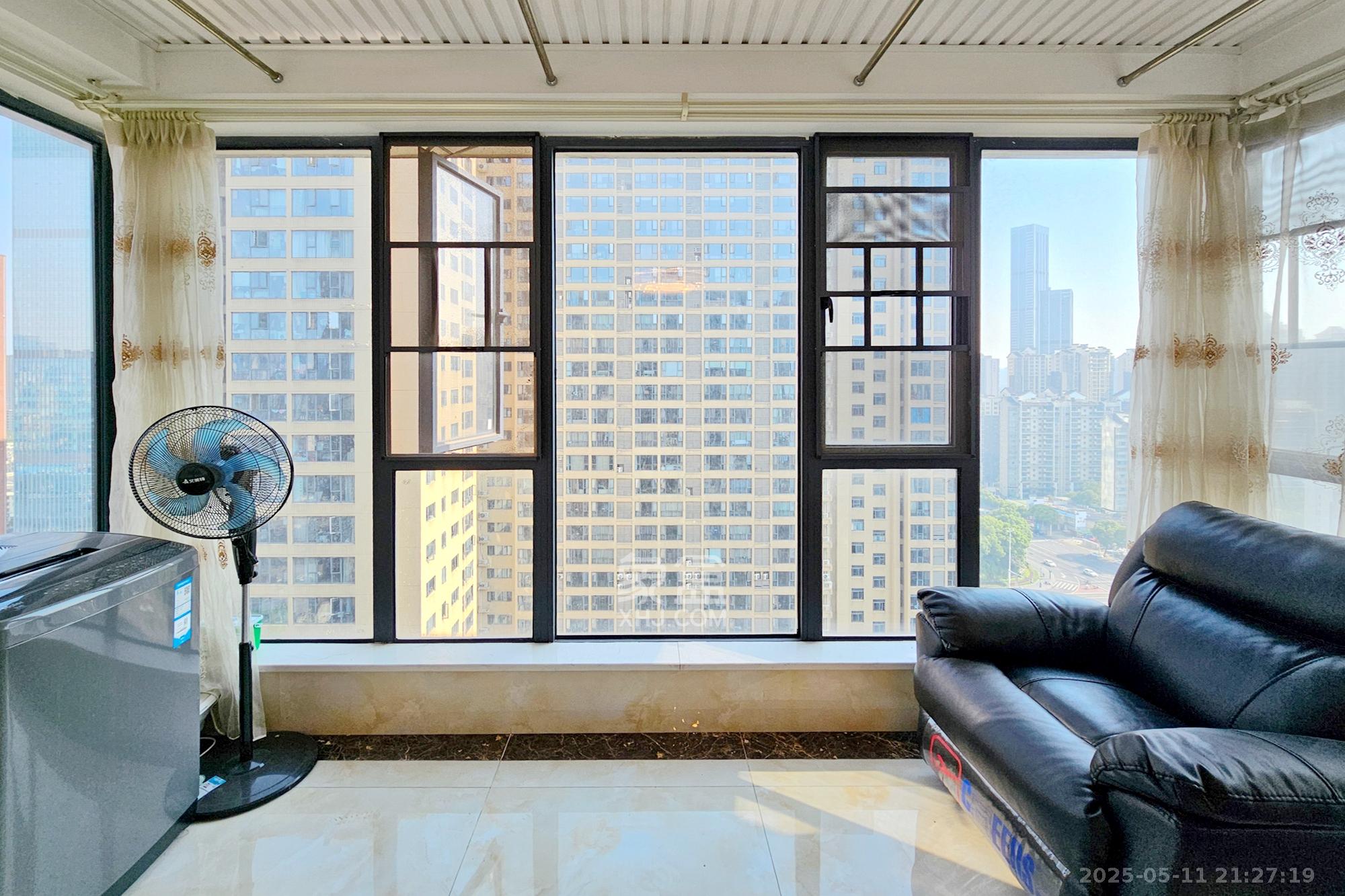 东城港 3室2厅2卫 125.0万 东城港 3室2厅2卫 125.0万阳台