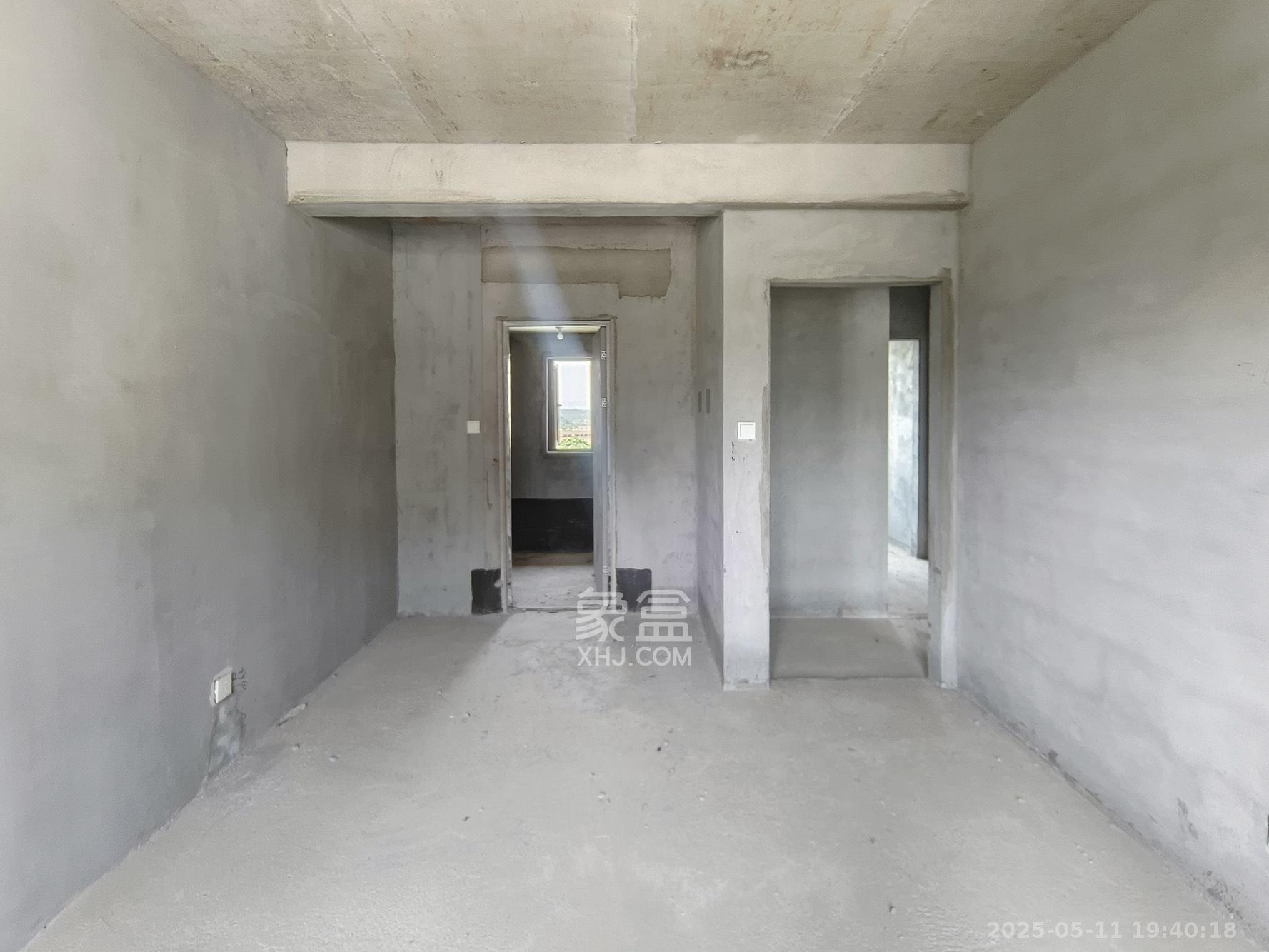 爱情公望府 4室2厅2卫 108.0万 爱情公望府 4室2厅2卫 108.0万卧室