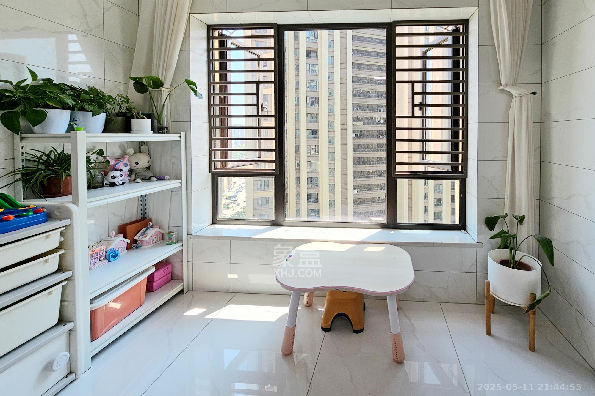 阳光城尚东湾青云苑  3室2厅2卫    112.8万阳台