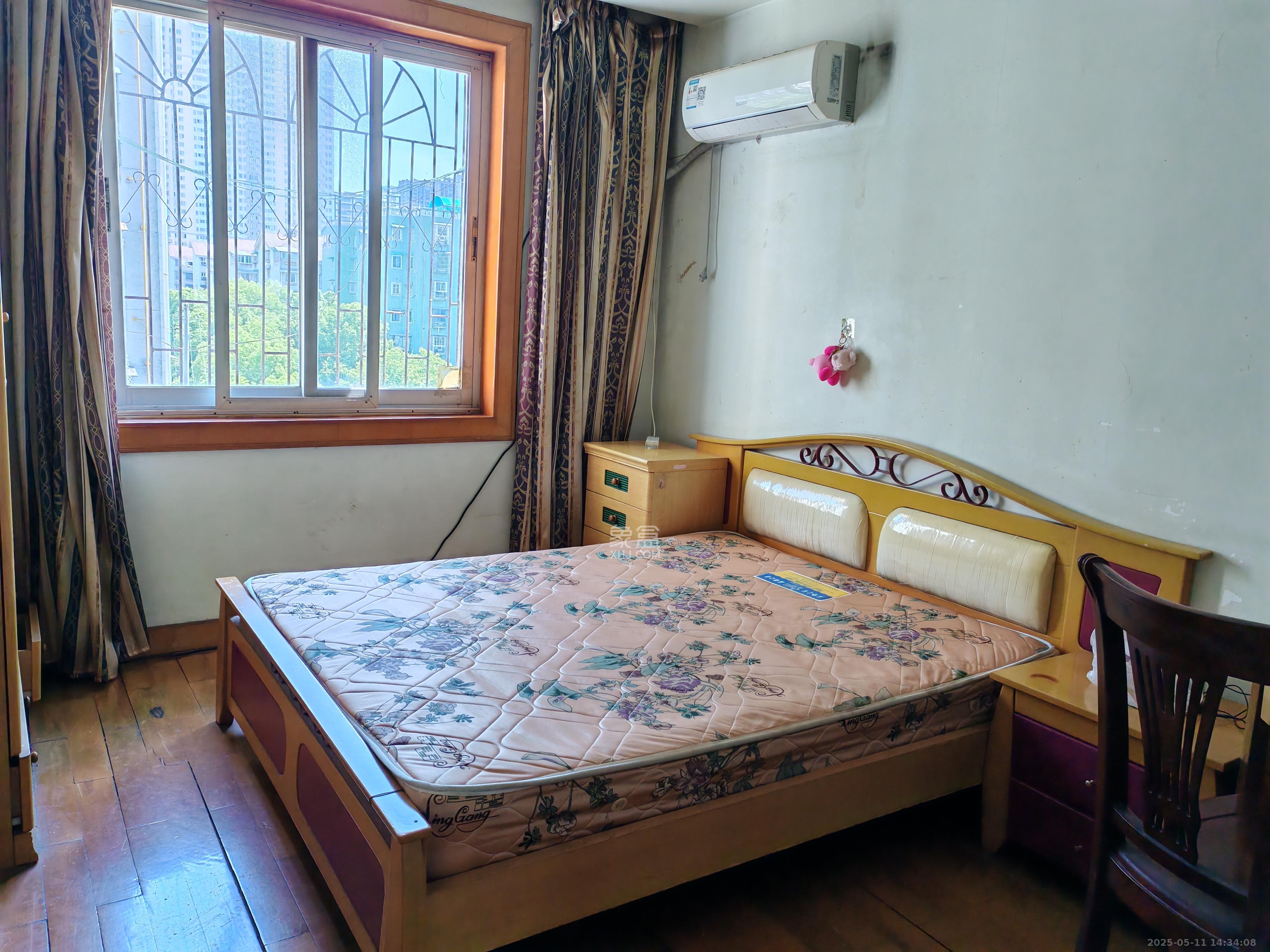 荷花园市直教师村(长沙市教育局直属教师二村) 3室2厅1卫 1850.0元/月 荷花园市直教师村(长沙市教育局直属教师二村) 3室2厅1卫 1850.0元/月室内图