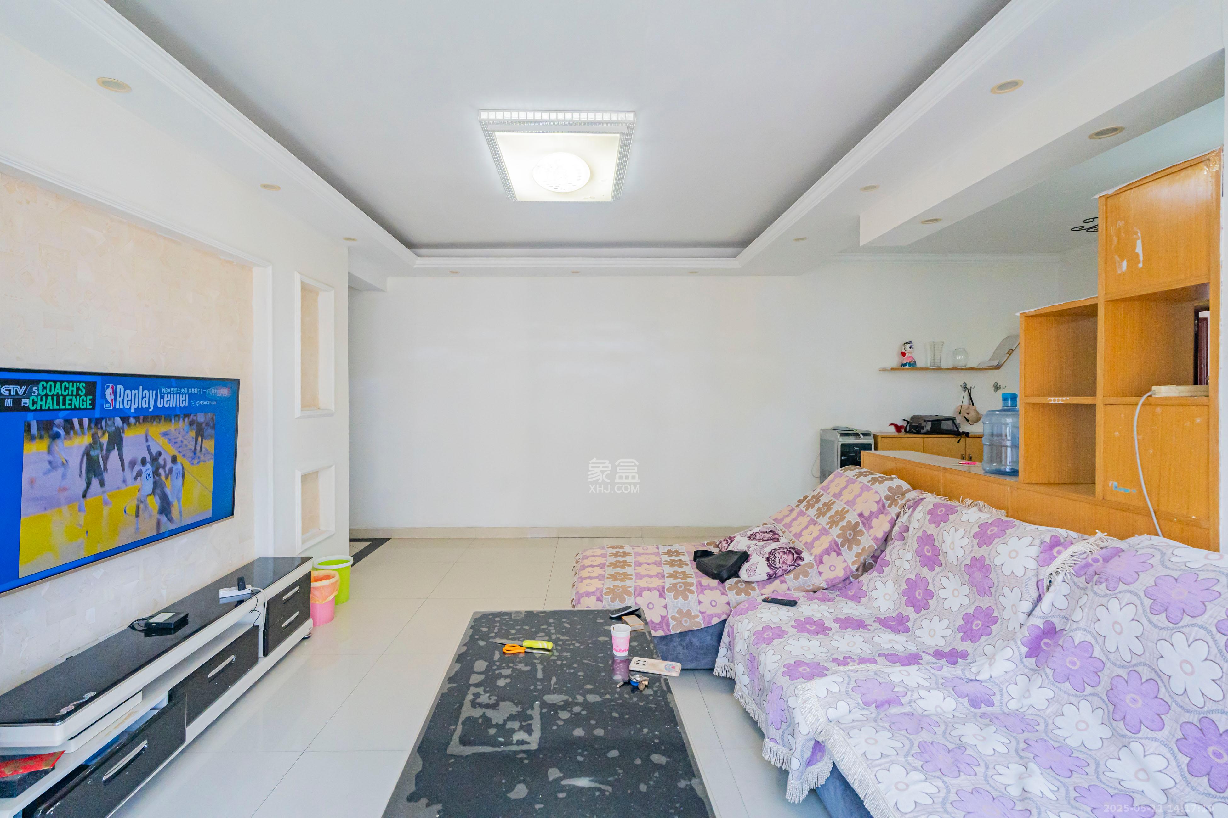 美利新世界  3室2厅1卫   75.00万客厅