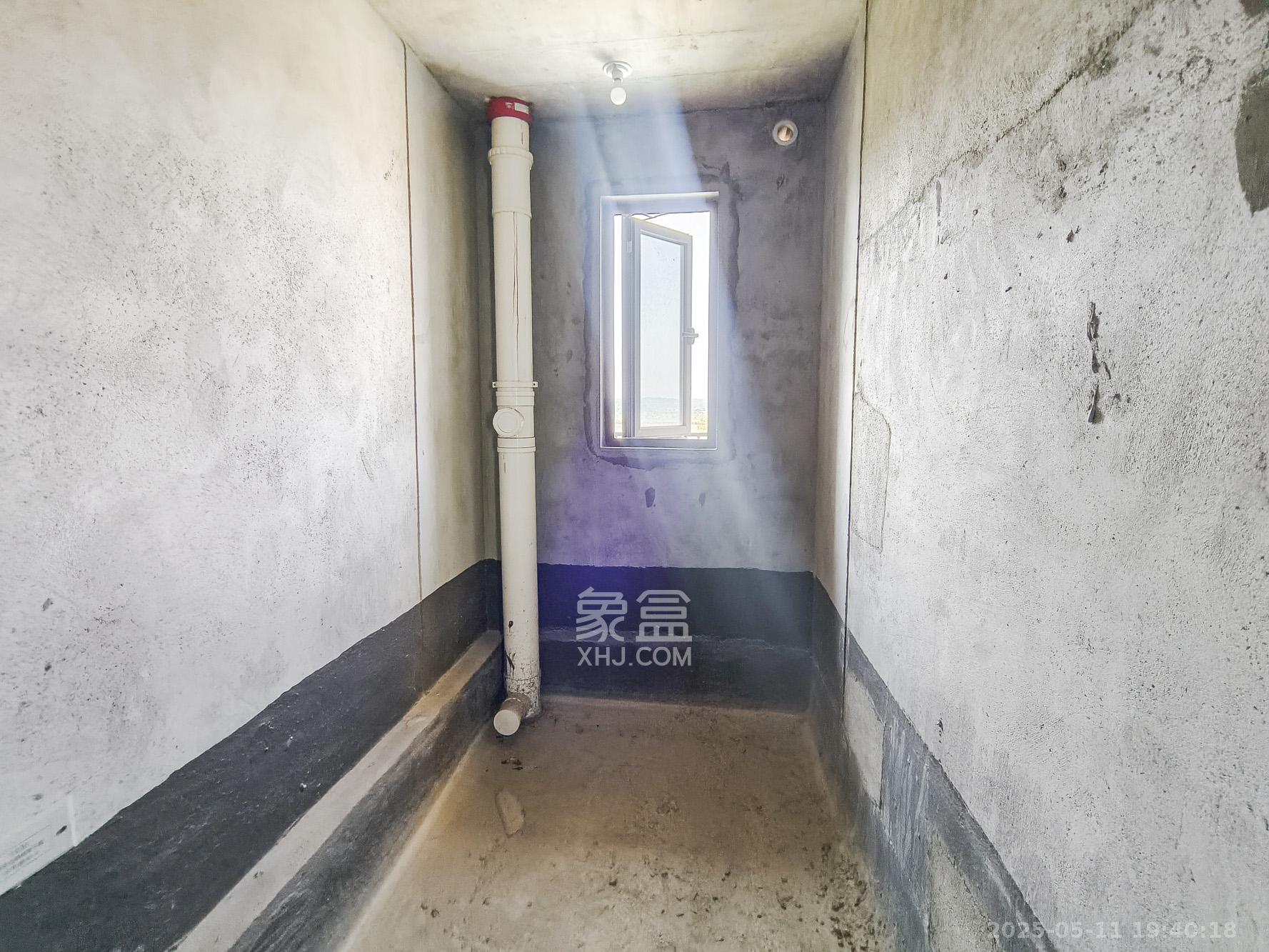 爱情公望府 4室2厅2卫 108.0万 爱情公望府 4室2厅2卫 108.0万卫生间