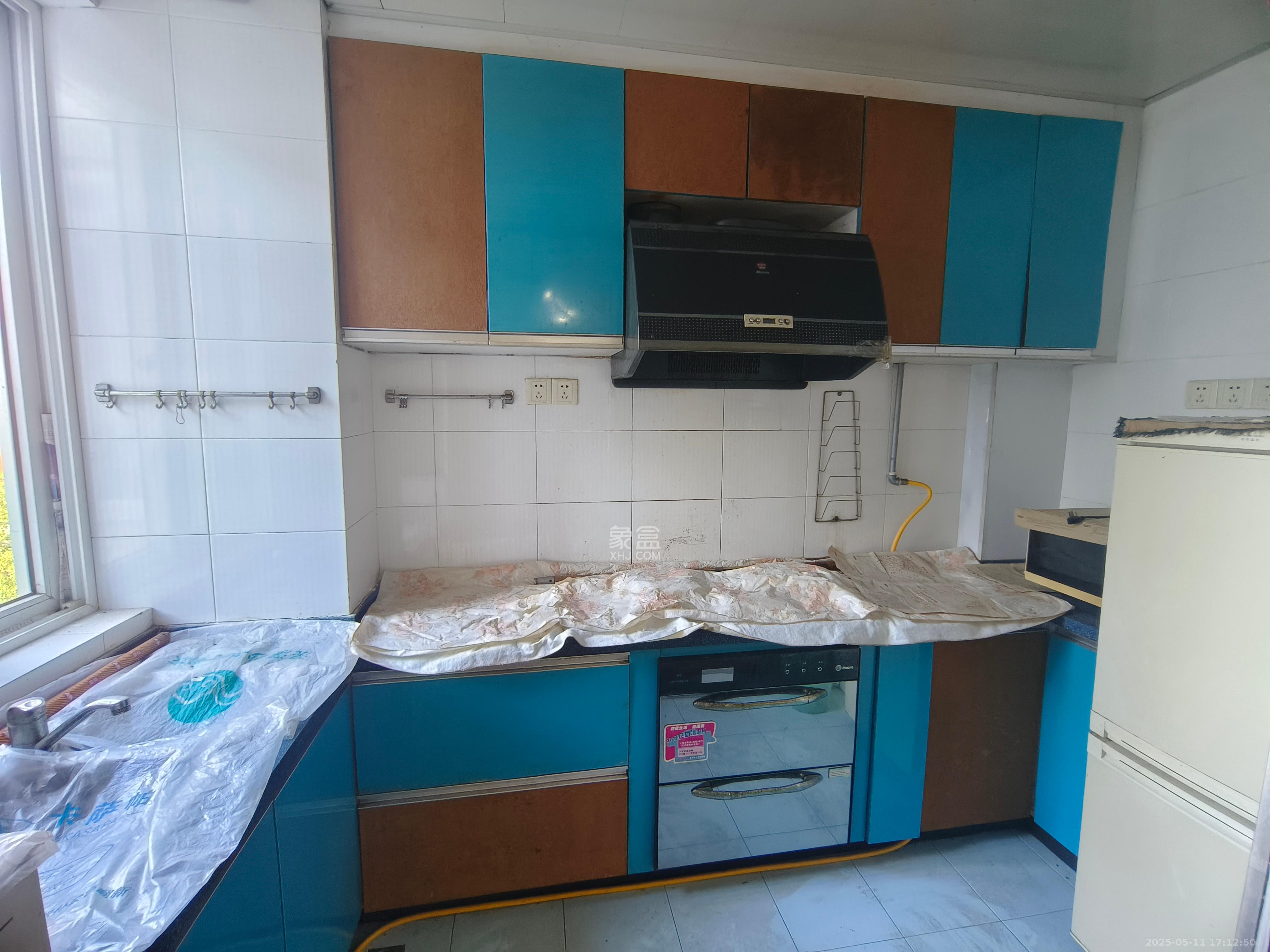 芙蓉苑 3室2厅1卫 2200.0元/月 芙蓉苑 3室2厅1卫 2200.0元/月室内图