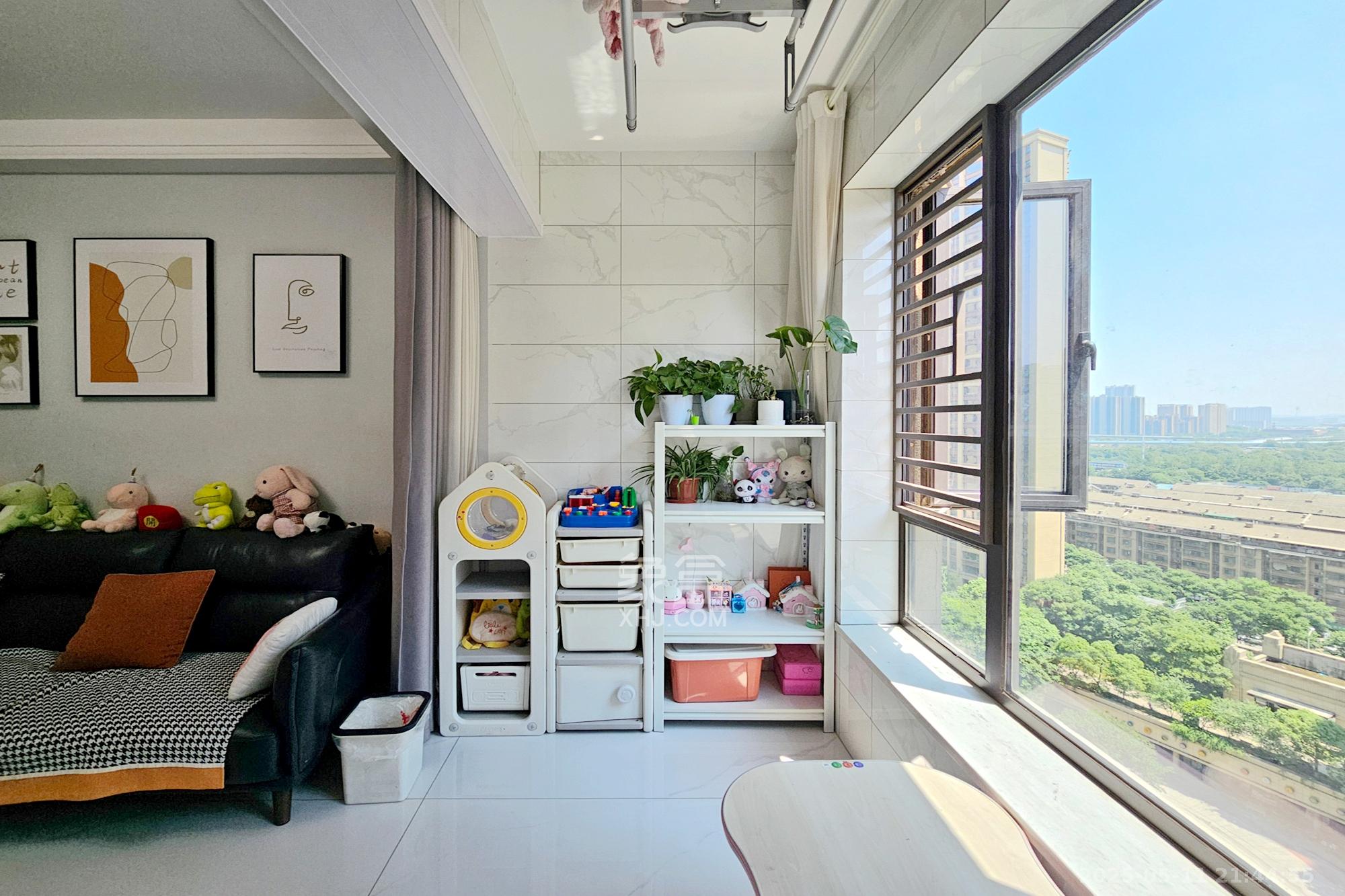 阳光城尚东湾青云苑  3室2厅2卫    112.8万阳台