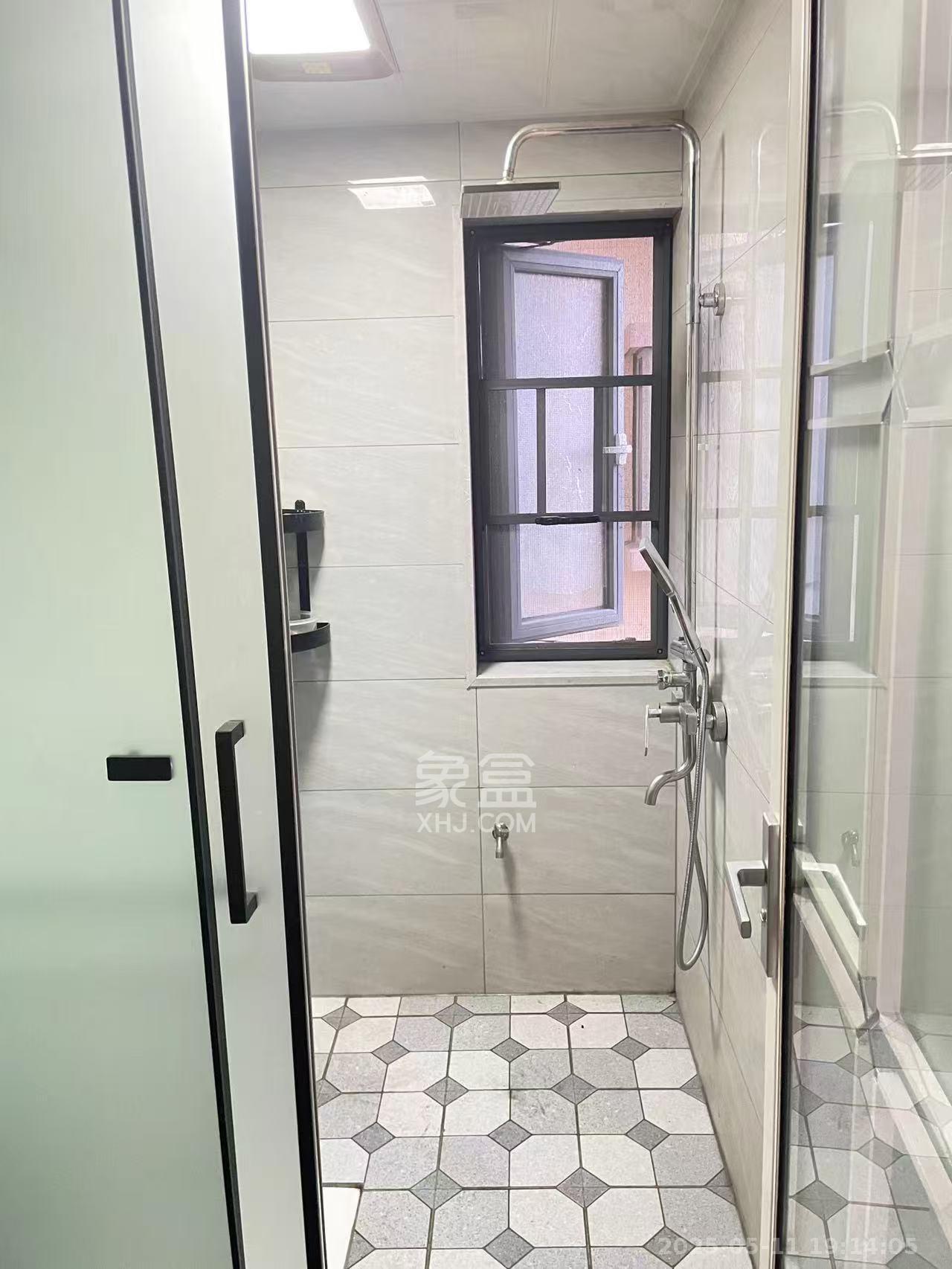 钱隆世家 3室2厅2卫 2280.0元/月 钱隆世家 3室2厅2卫 2280.0元/月室内图