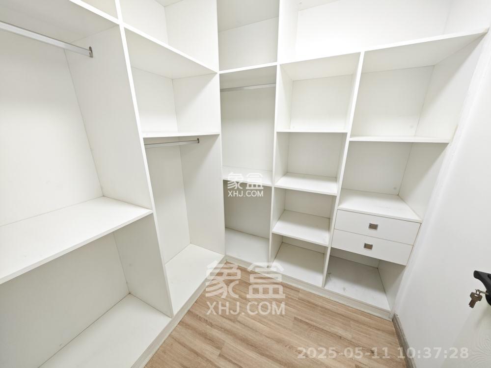 华银天际  3室2厅2卫   2600.00元/月室内图